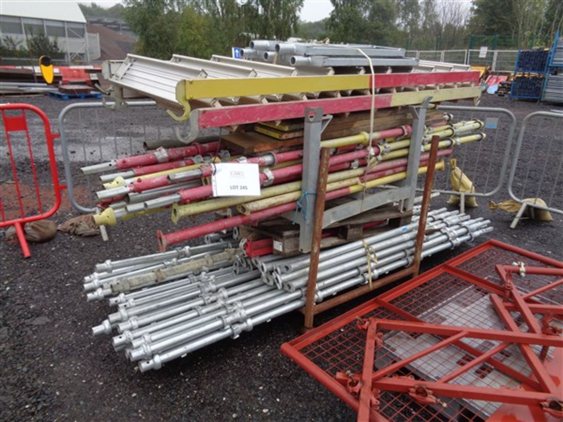 Quantity of turnlock scaffold system