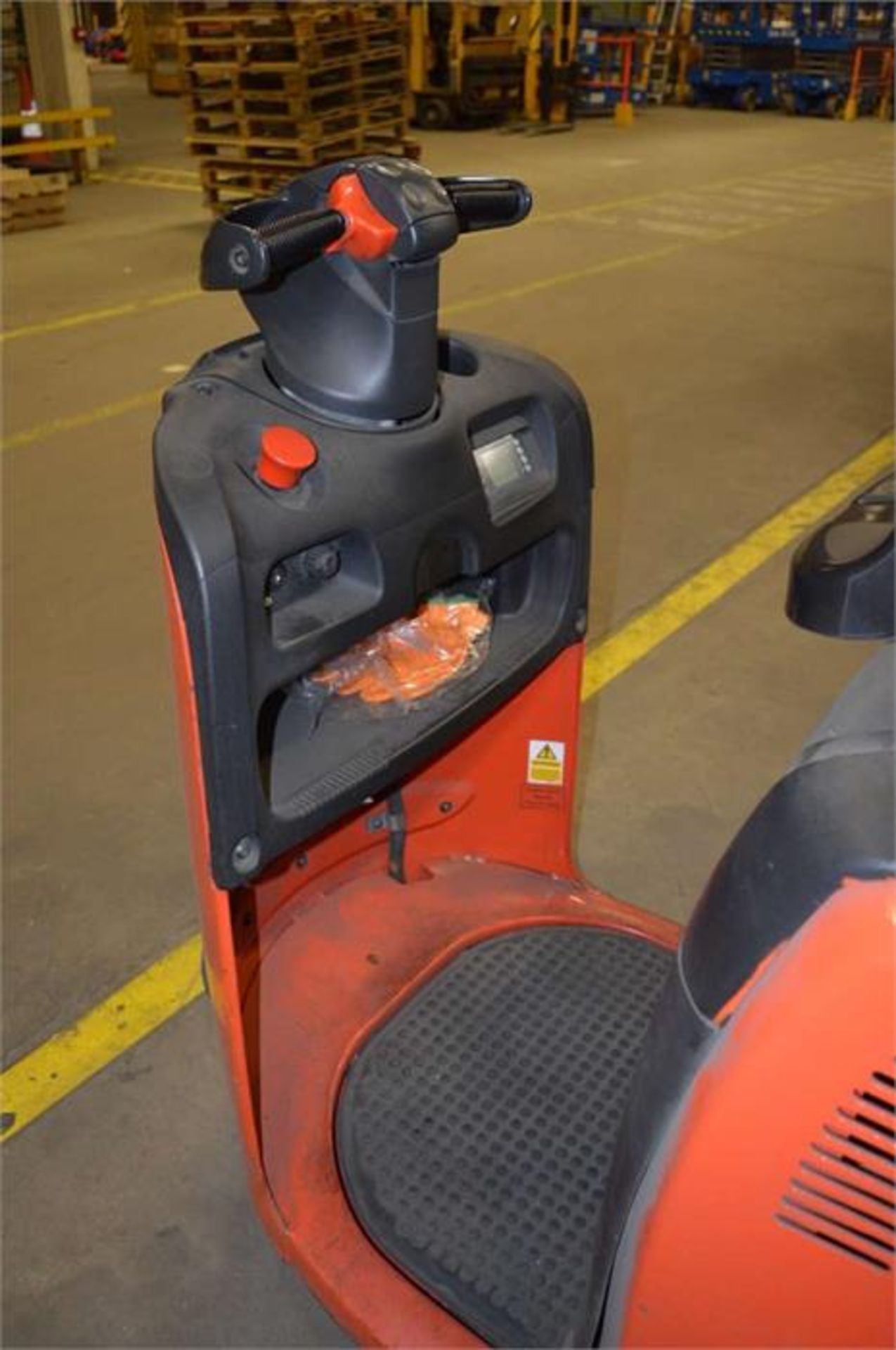 Linde, Model: T20/SP, double pallet ride on electric low level order picker, Serial No. W4X132A01849 - Image 4 of 4