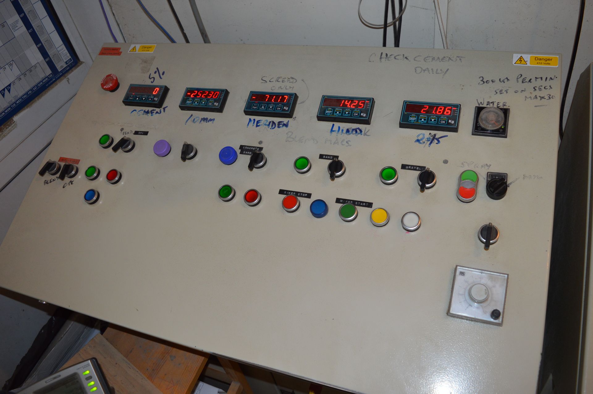 Remote electronic batching console (Please note - acceptance of the final highest bid on this lot is
