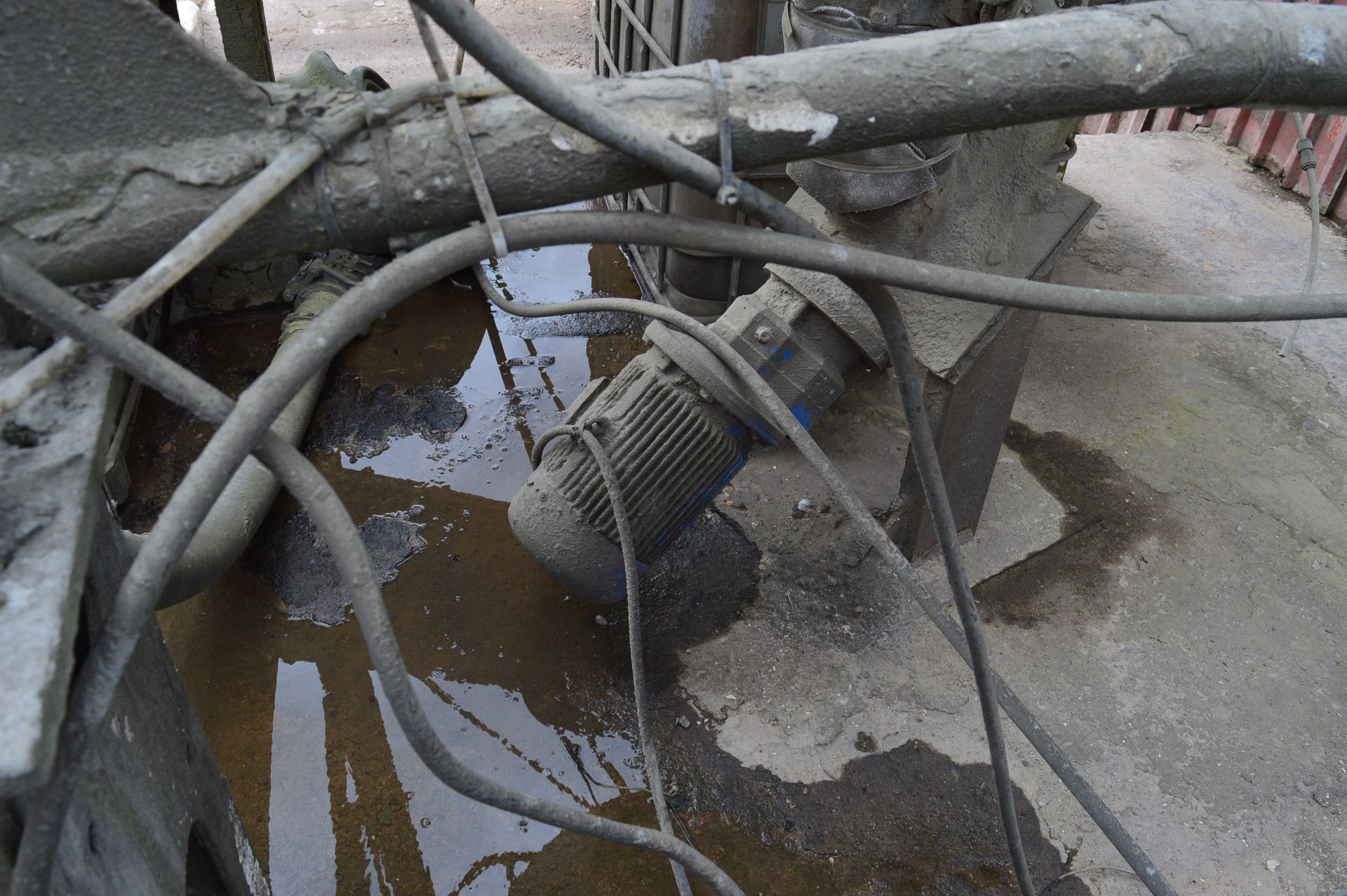 Approx. 20 cu. Metre Wet & Dry Concrete Batching Plant comprising:- 2 x RSJ frame mounted 20 tonne - Image 16 of 18