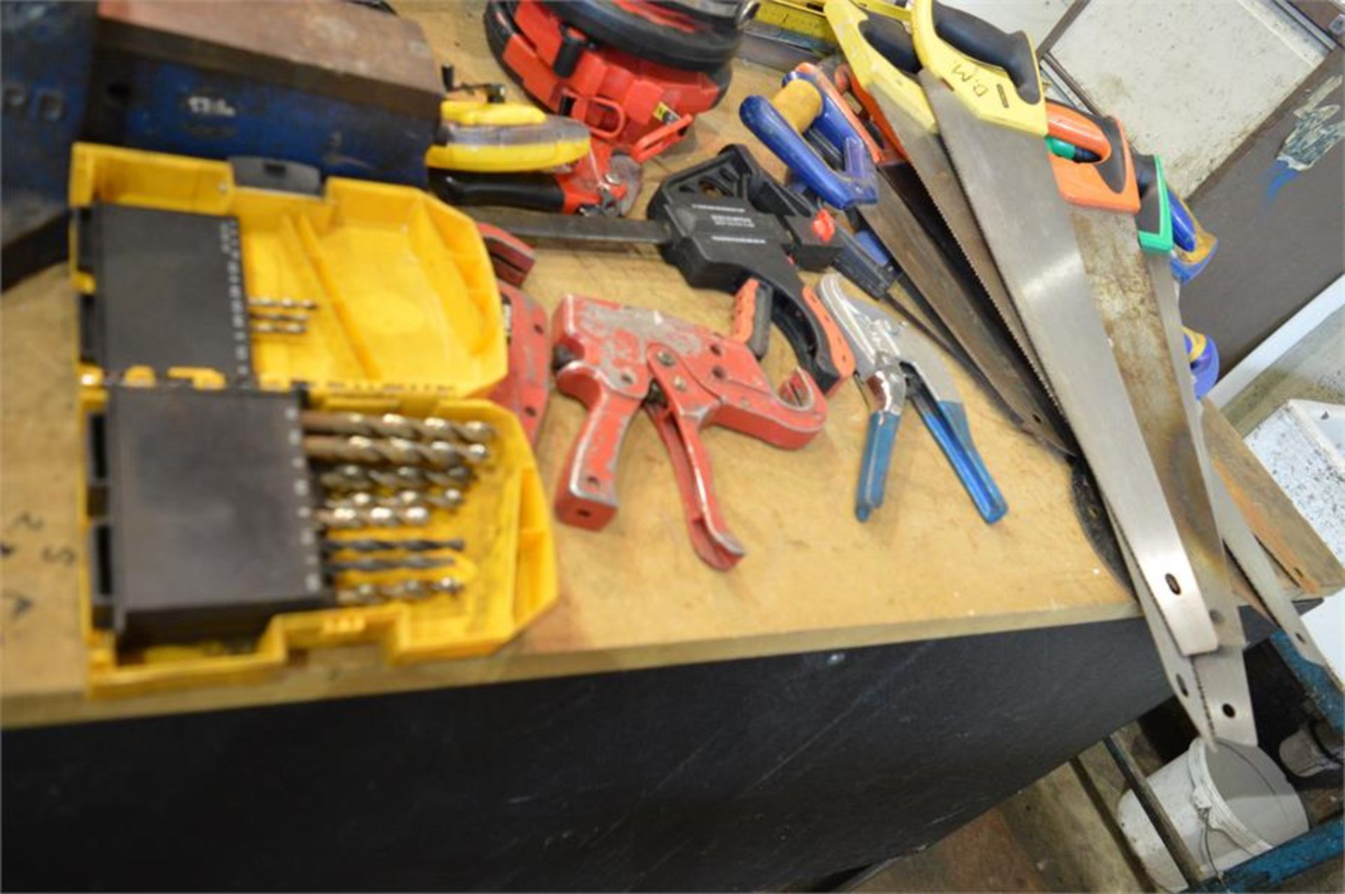 Handtools to include: saws, tape measures, screw drivers, hammers, spirit levels etc., as lotted - Image 2 of 3