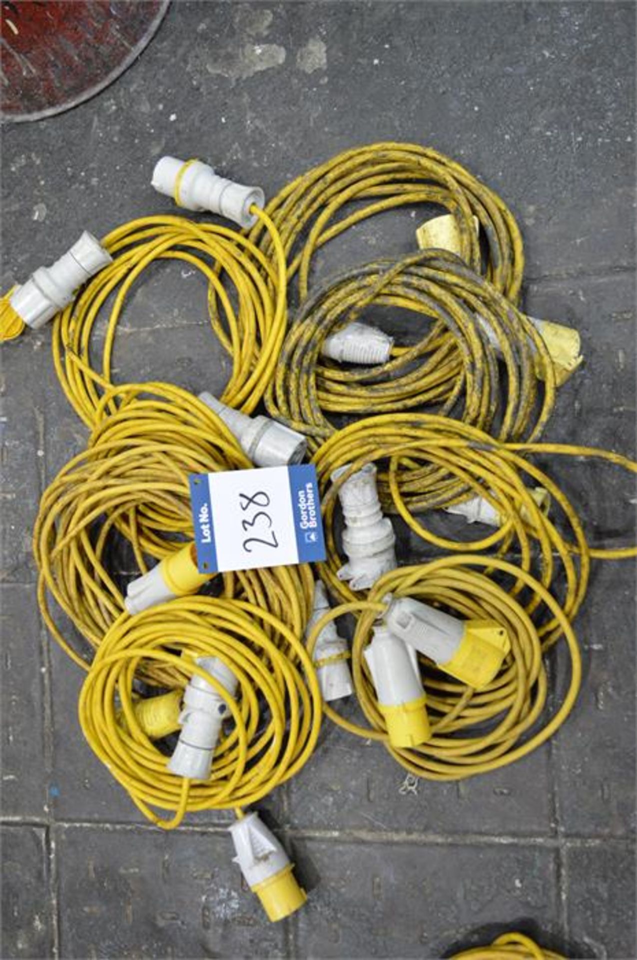 8 x 110v extension cables