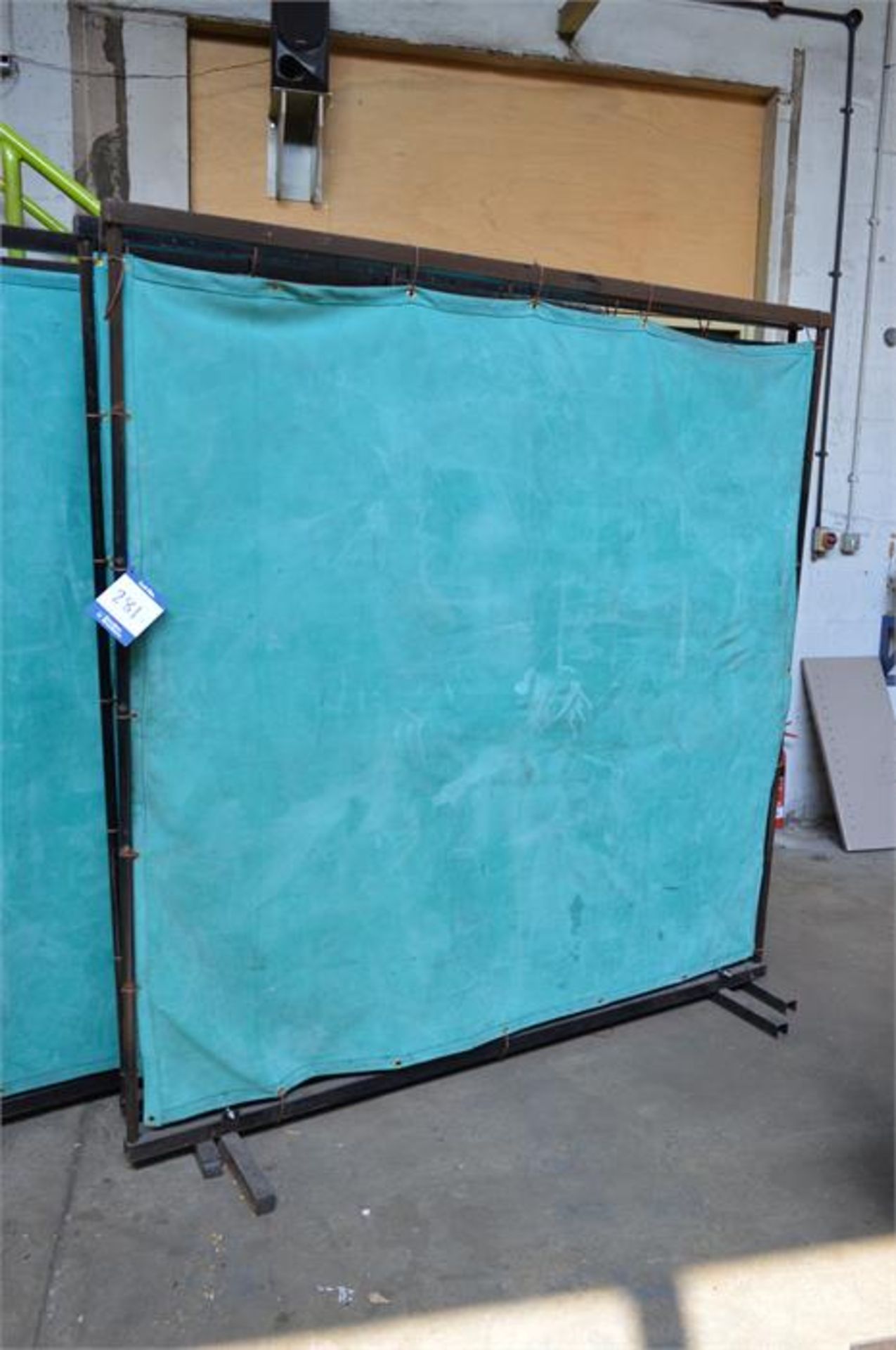 3 x steel framed static weld screens, size: 1.9m (W) x 1.96m (H)