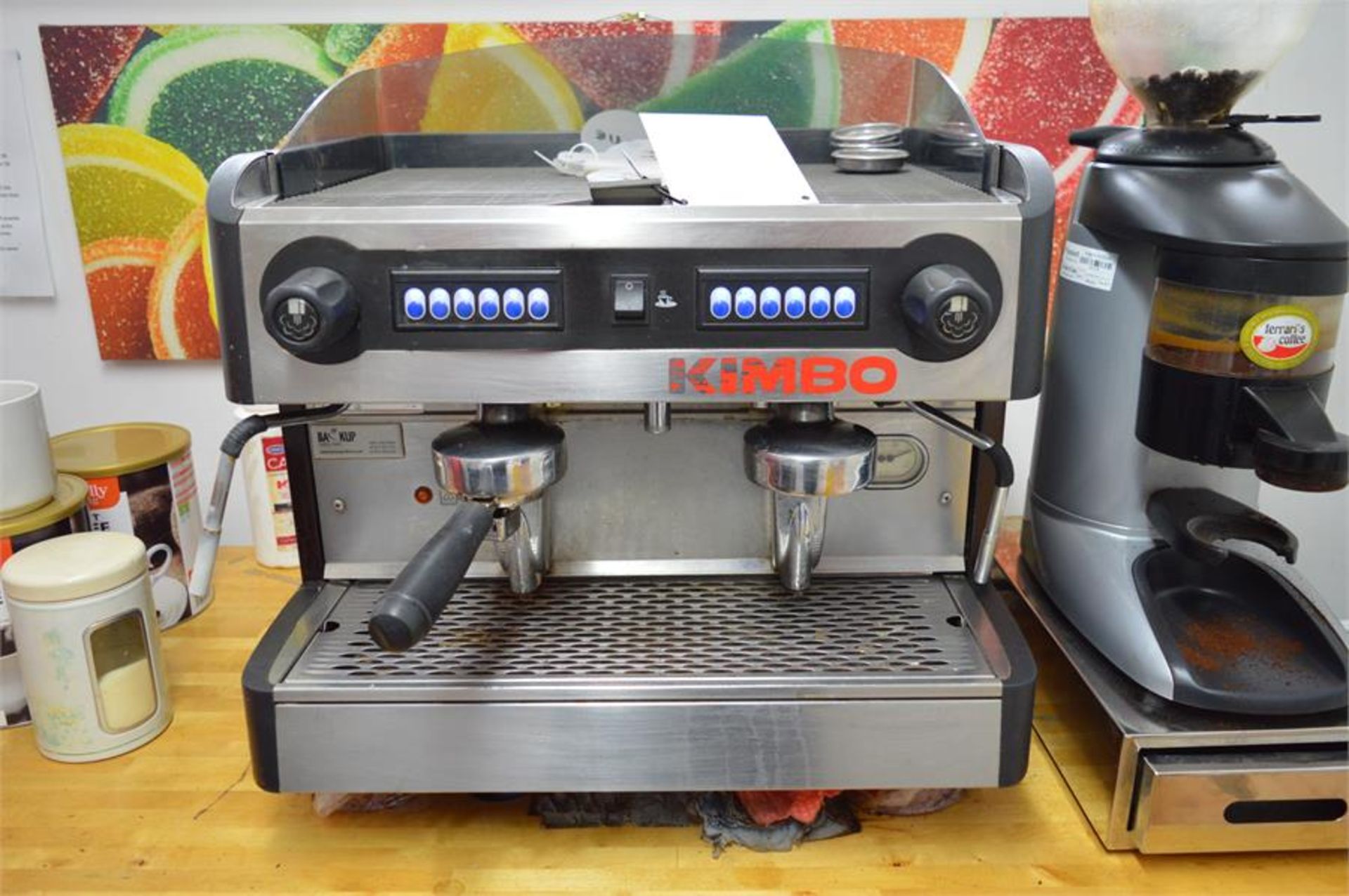 Kimbo, Model: GreenCME2GR, coffee machine, Serial No. 10141523 with Ferrari coffee grinder (