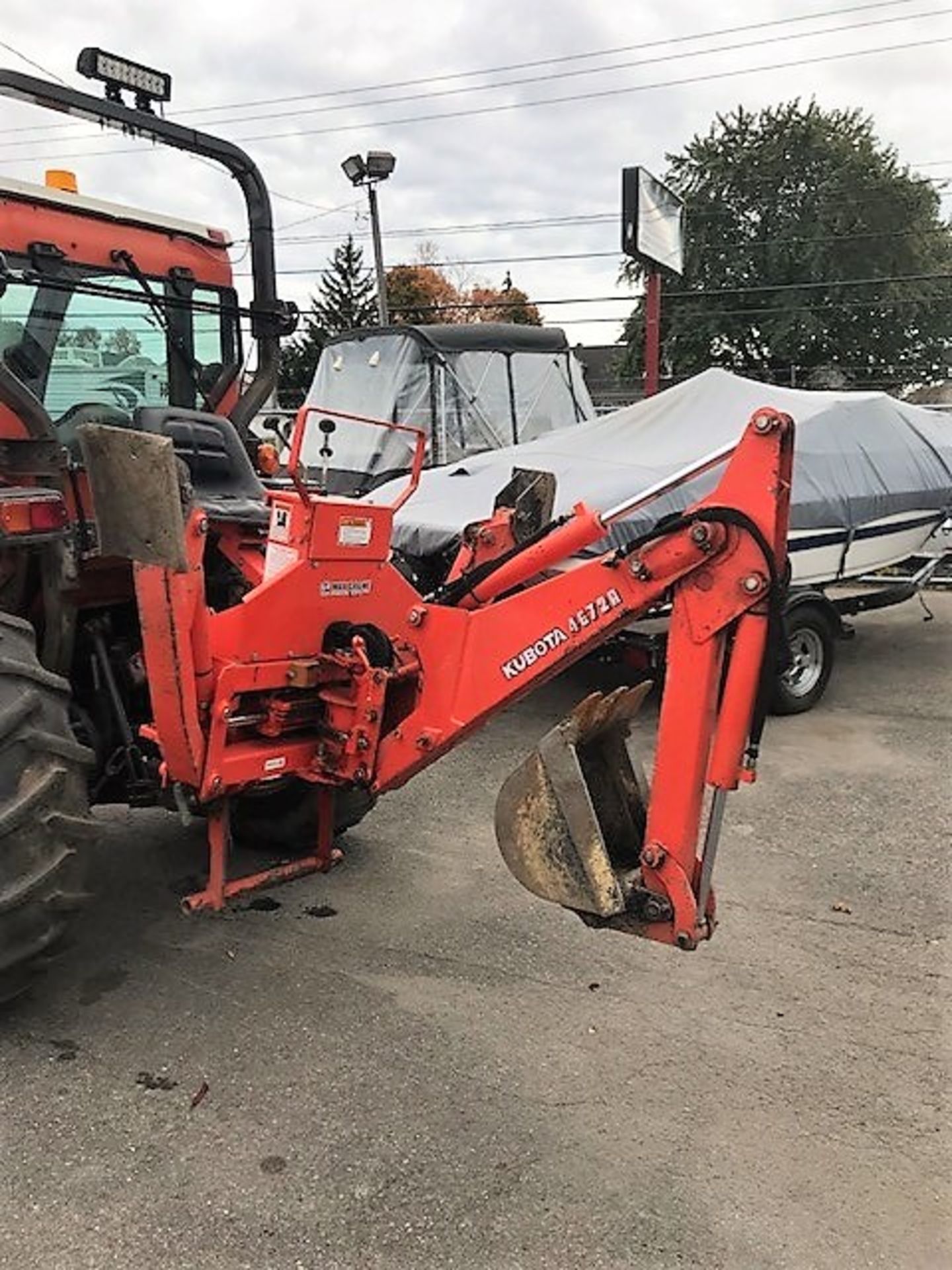 KUBOTA backhoe, MOD: 4672A, 2005, c/w BUCKET