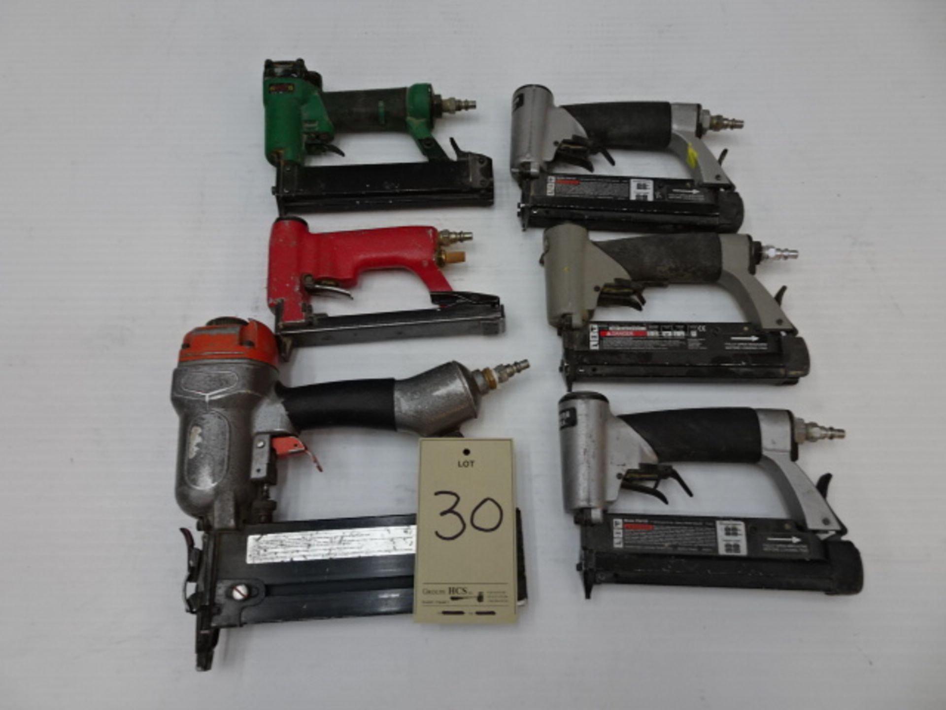 Lot de (6) outrils pneumatiques / (6) pneumatic tools