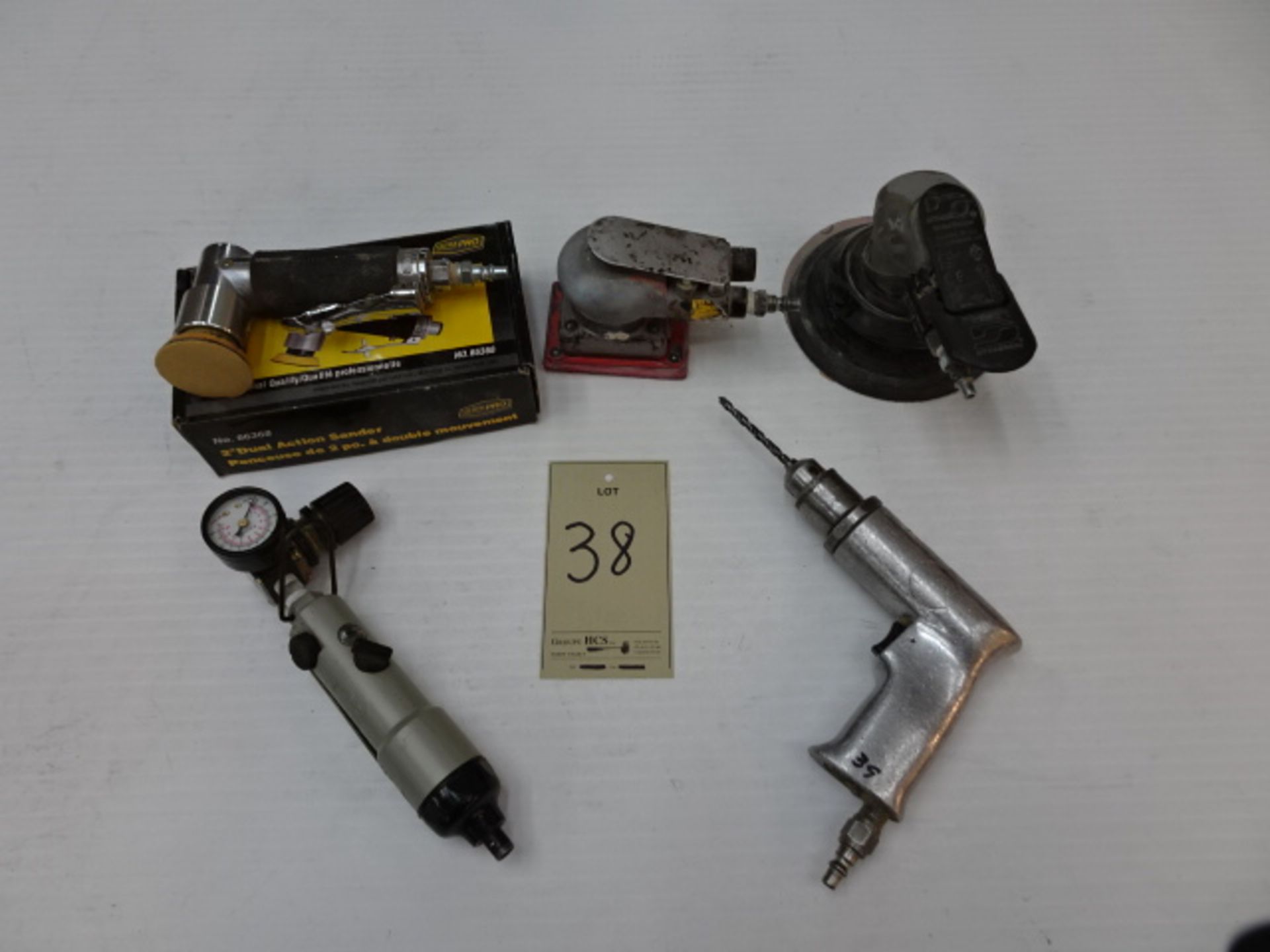 Lot de (5) outils pneumatiques / (5) pneumatic tools