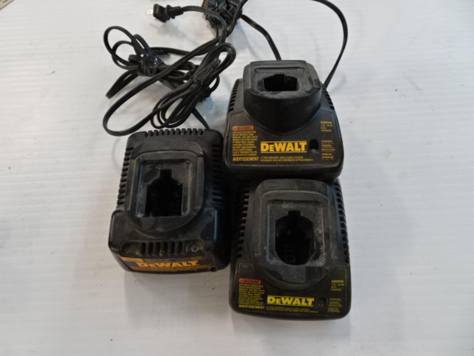 Lot de (4) perceuses à batterie 12 volts "Dewalt" (4) 12 volts Cordless drill driver - Image 6 of 6