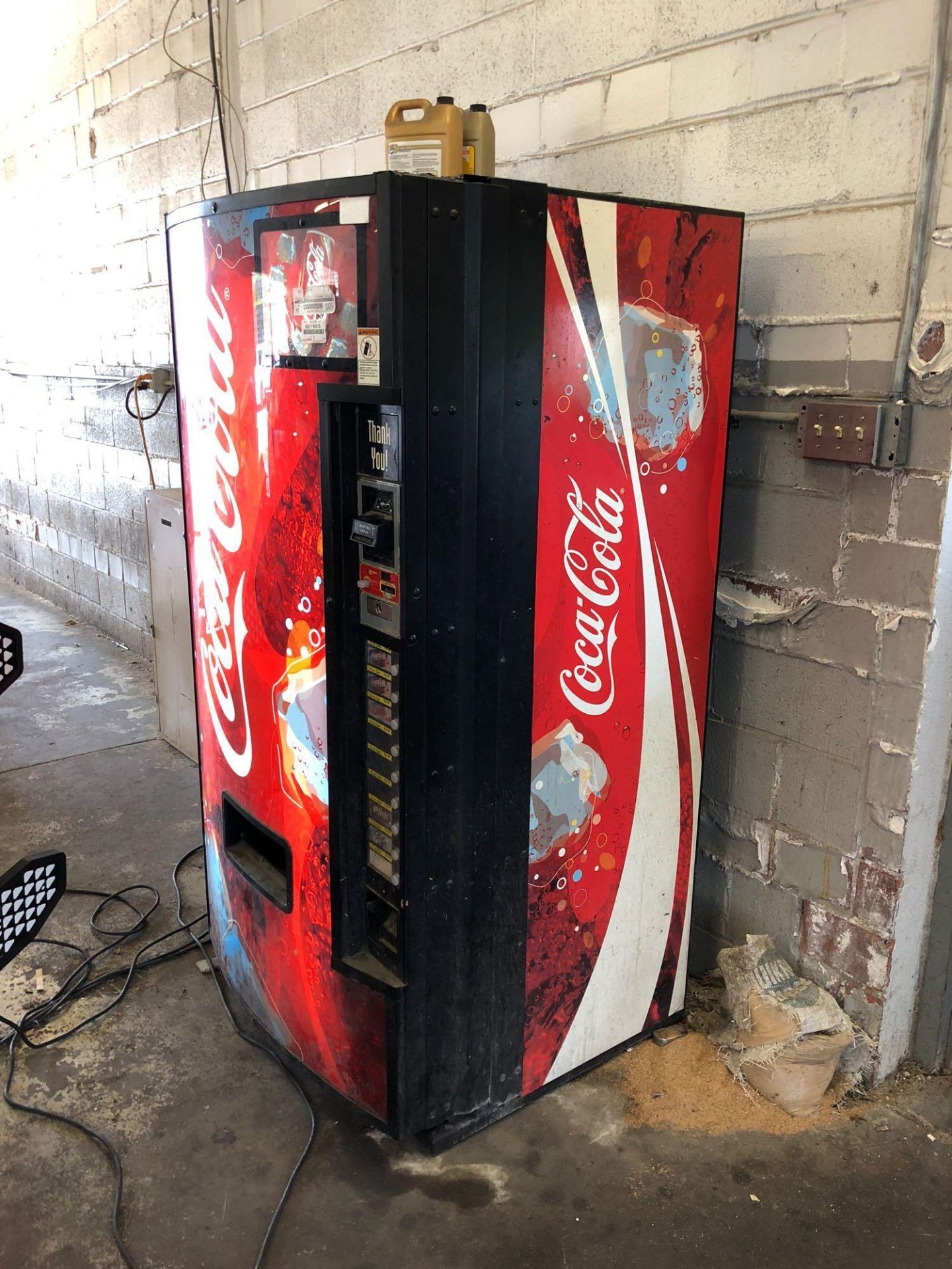 Coca Cola Vending Machine - Image 2 of 5