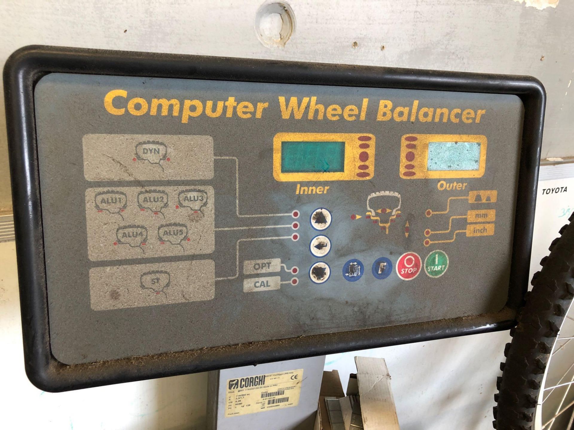 Computer Wheel Balancer - Image 5 of 6