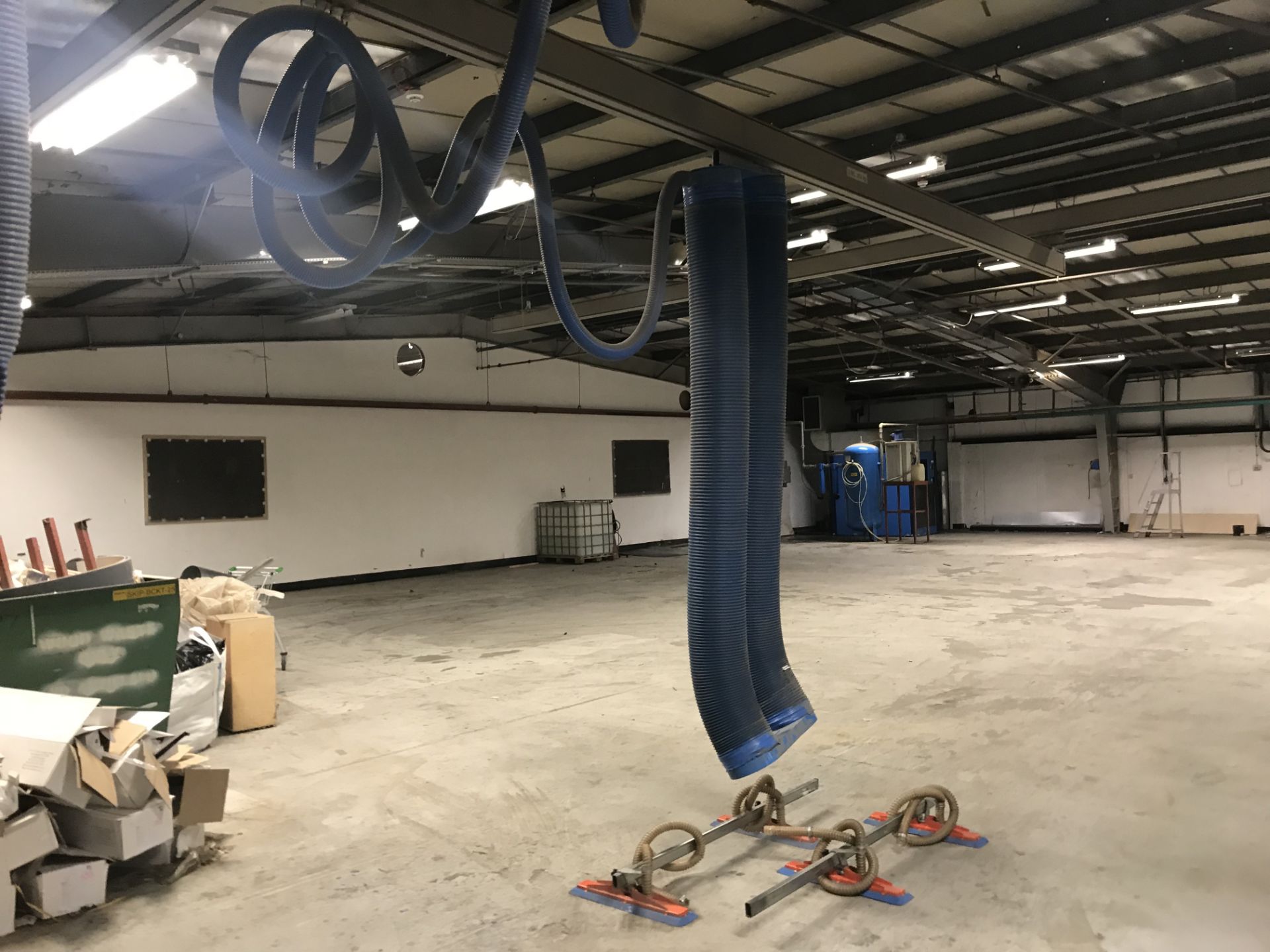 Approximately 6m overhead gantry c/w 250Kg 5m lifting beam vacuum lifter (without pump) & 2 x vac