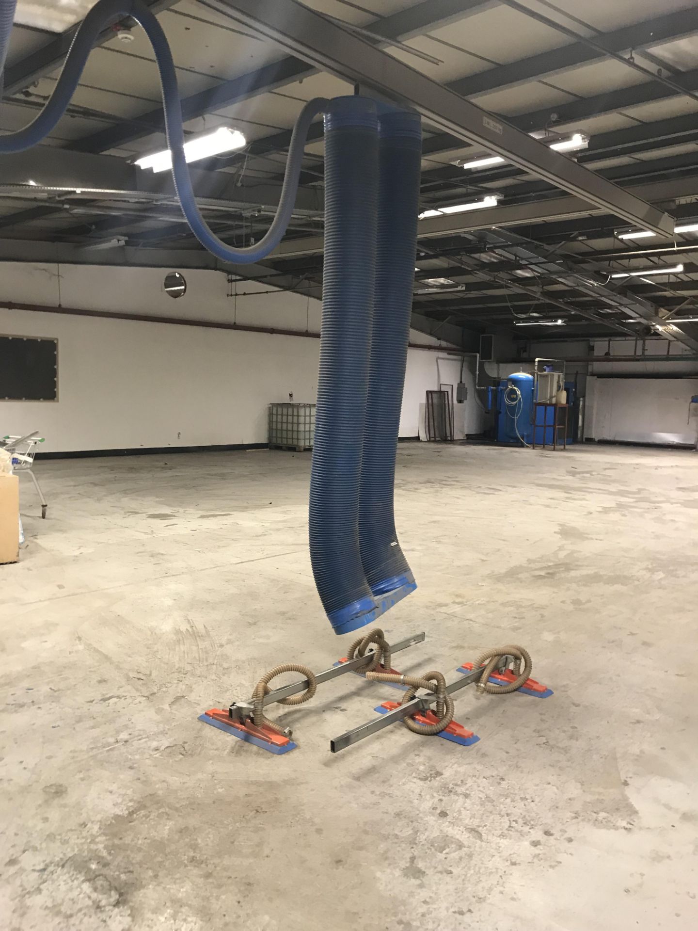 Approximately 6m overhead gantry c/w 250Kg 5m lifting beam vacuum lifter (without pump) & 2 x vac - Bild 2 aus 3