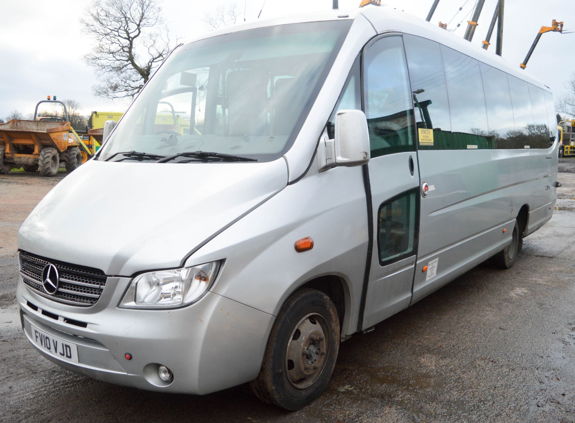 Mercedes Benz Vario 22 seat luxury minibus  Registration Number: FV10 VJD  Date of registration: - Image 4 of 11