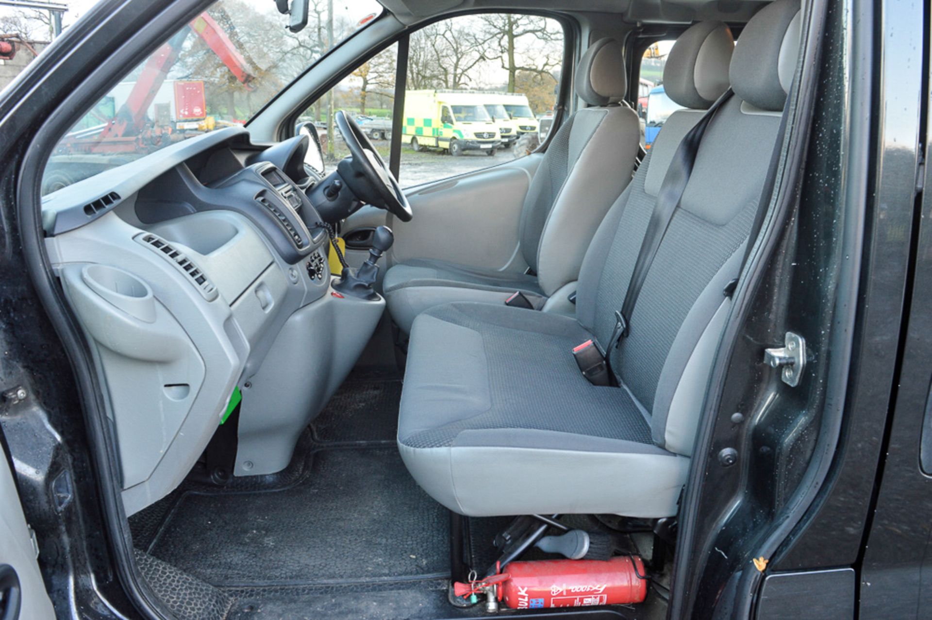 Vauxhall Vivaro CDTi 8 seat minibus Regisration Number: LS13 ULK Date of Registration:  Recorded - Image 11 of 12