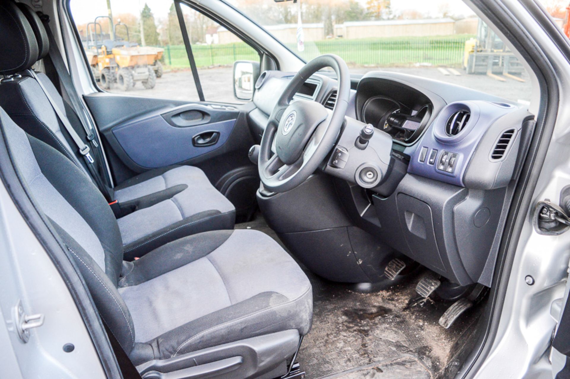 Vauxhall Vivaro Bi-Turbo 8 seat minibus Registration Number: DY16 FKN Date of Registration: Recorded - Image 7 of 13