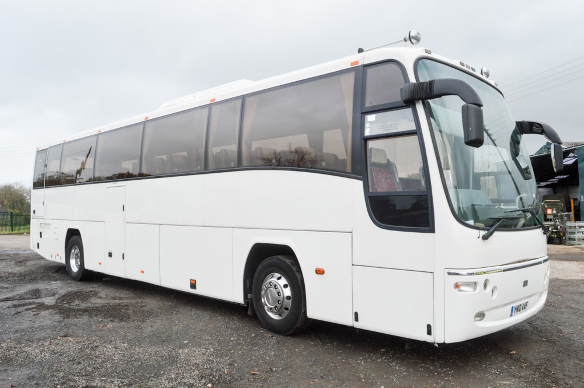 Iveco Plaxton 51 seat luxury coach Registration Number: YN10 AAF Date of Registration: 01/03/2010 - Image 4 of 11