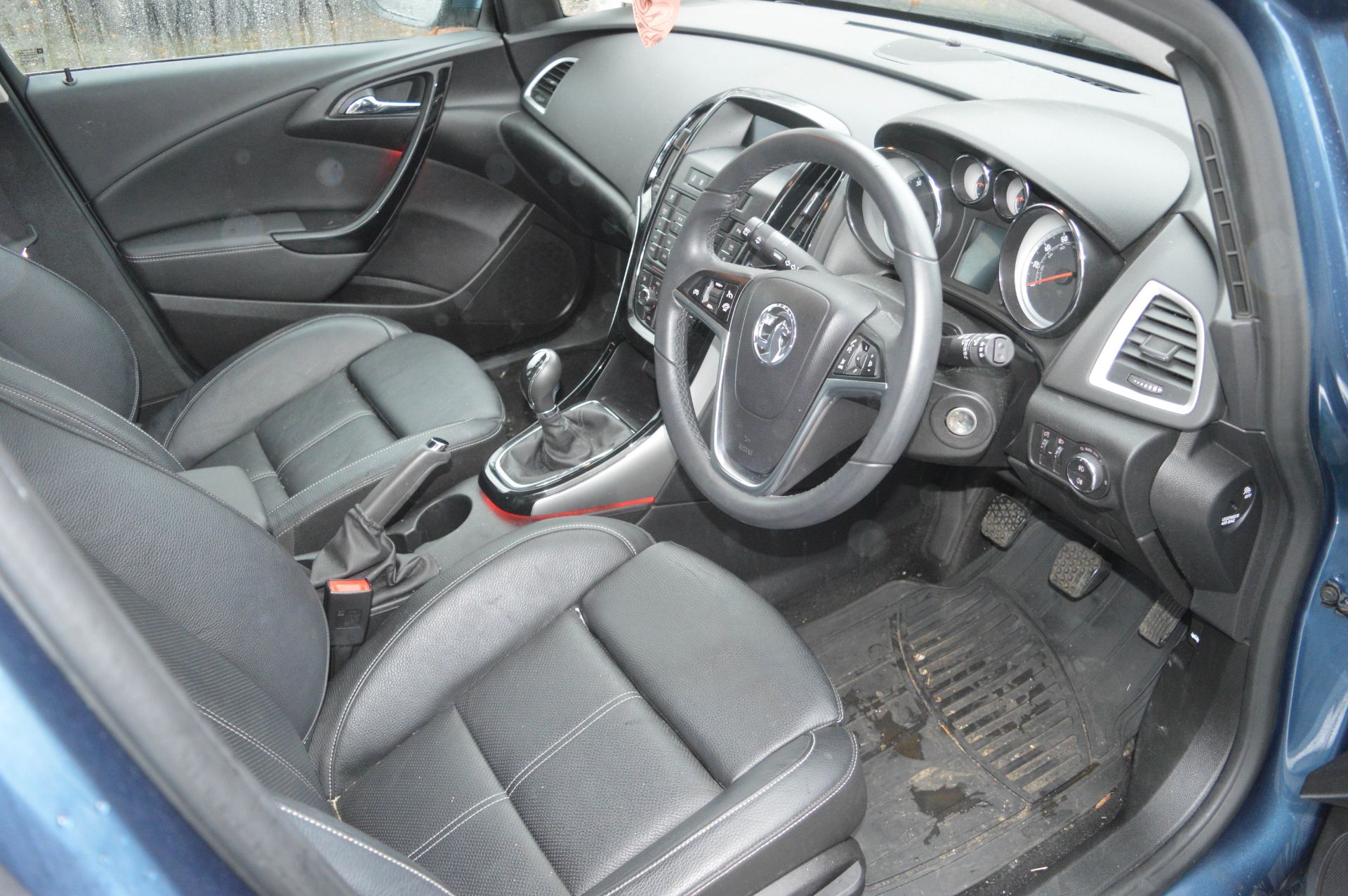 Vauxhall Astra 1.6i VVT 16v Elite 5 door hatchback car Registration Number: DV65 ZZK Date of - Image 7 of 8