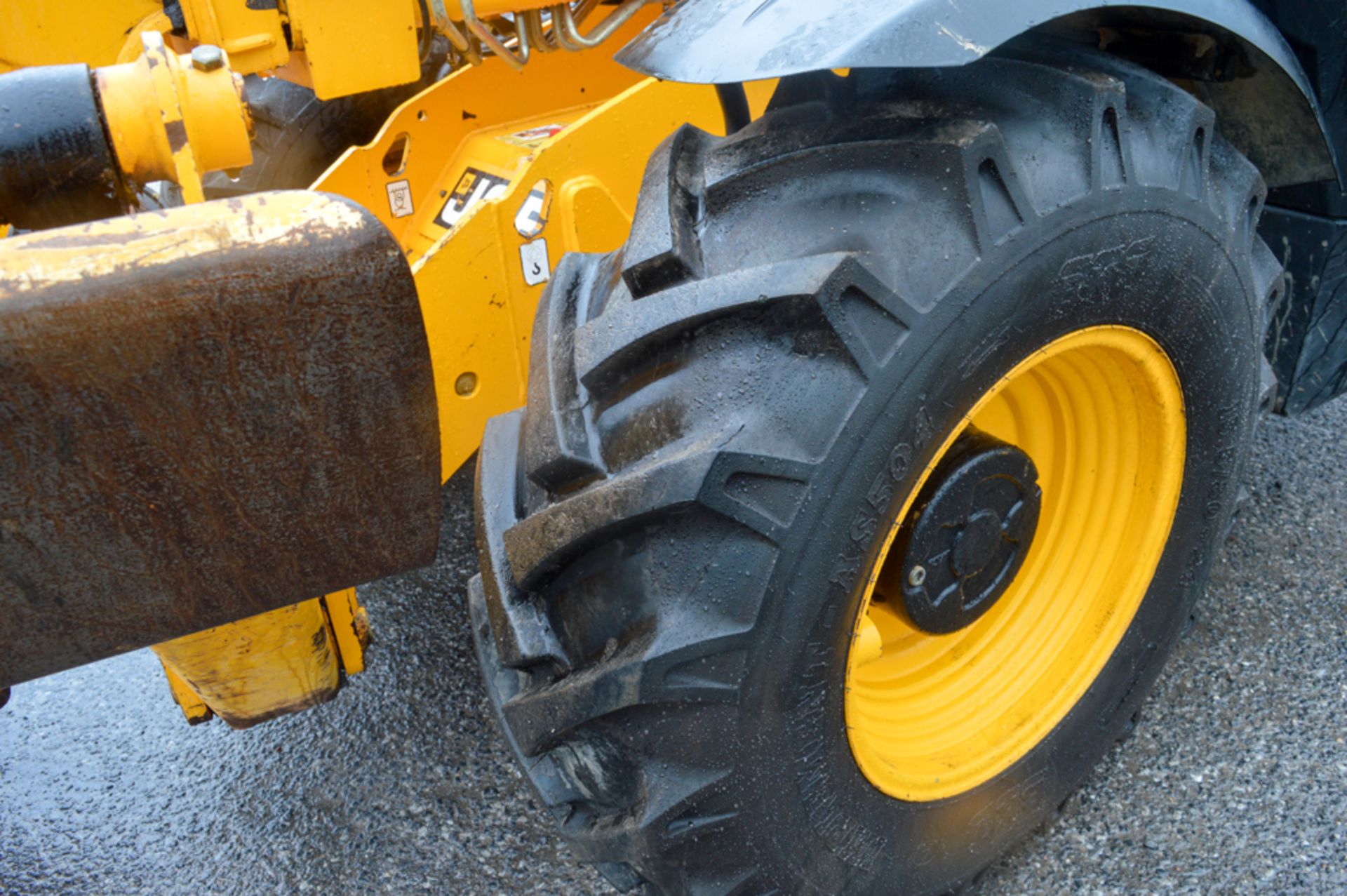 JCB 533-105 T4i 10.5 metre telescopic handler Year: 2013 S/N: 2175572 Recorded Hours: 4012 c/w turbo - Image 7 of 13