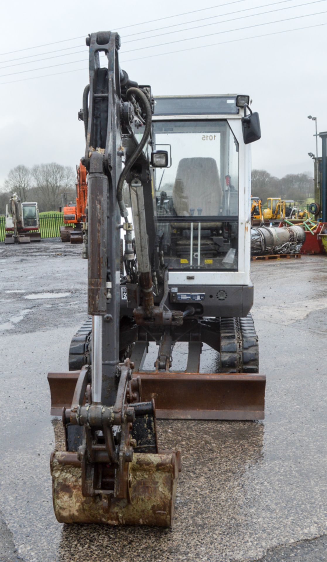 Volvo ECR28 2.8 tonne rubber tracked excavator Year: 2008 S/N: 11412 Recorded Hours: 2817 blade, - Image 5 of 11