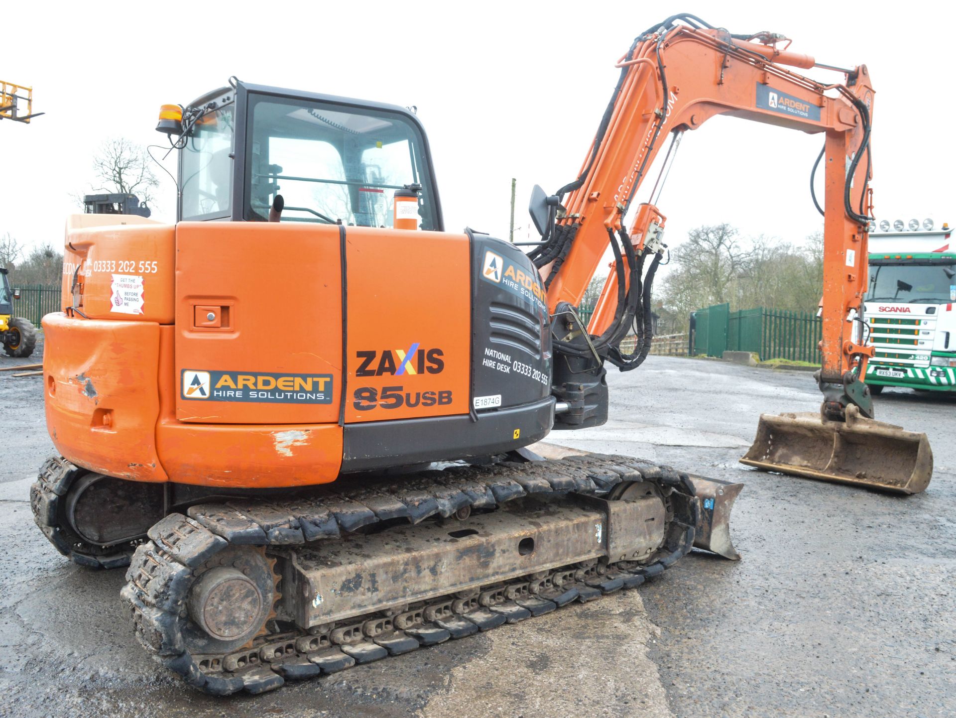 Hitachi Zaxis ZX85 8.7 tonne rubber tracked excavator  Year: 2013 S/N: 100125 Recorded hours: 3473 - Image 3 of 13