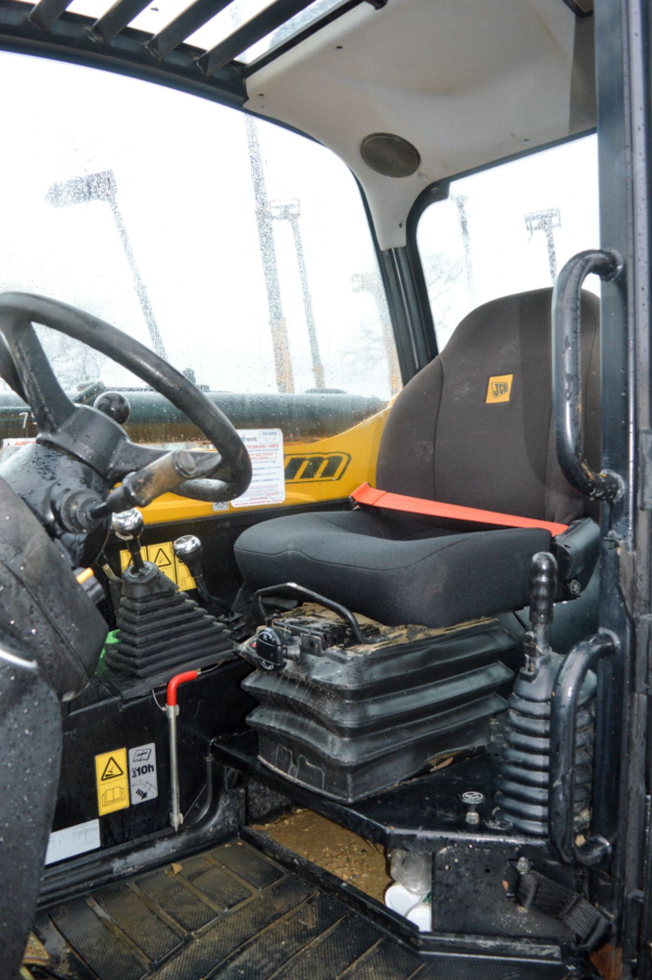 JCB 533-105 T4i 10.5 metre telescopic handler Year: 2013 S/N: 2175572 Recorded Hours: 4012 c/w turbo - Image 12 of 13