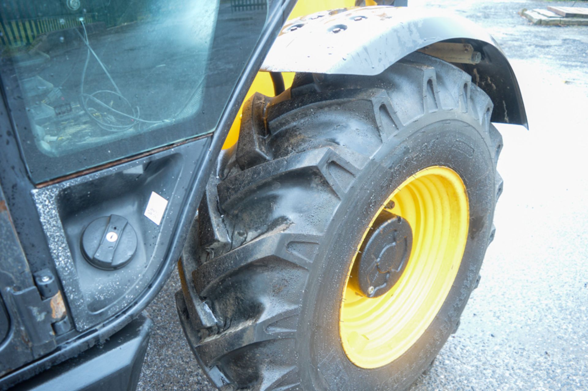 JCB 533-105 T4i 10.5 metre telescopic handler Year: 2013 S/N: 2175572 Recorded Hours: 4012 c/w turbo - Image 8 of 13