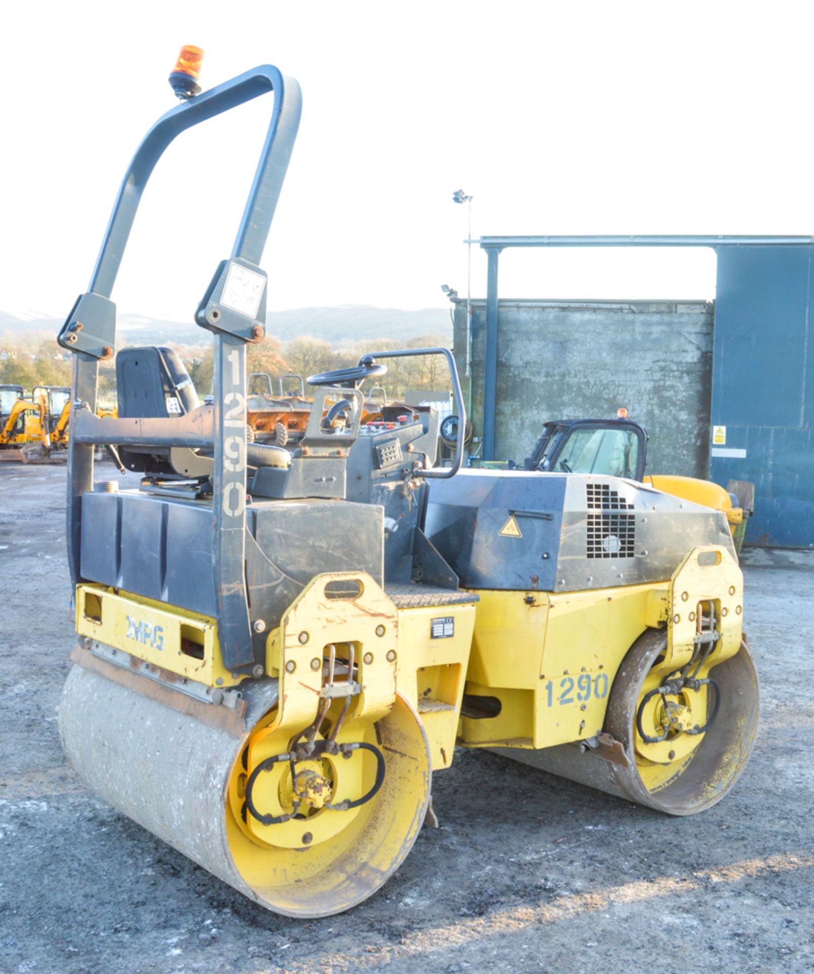 Bomag BW138AD double drum ride on roller Year: 2005 S/N: 42234 Recorded Hours: 749 1290 - Image 2 of 7