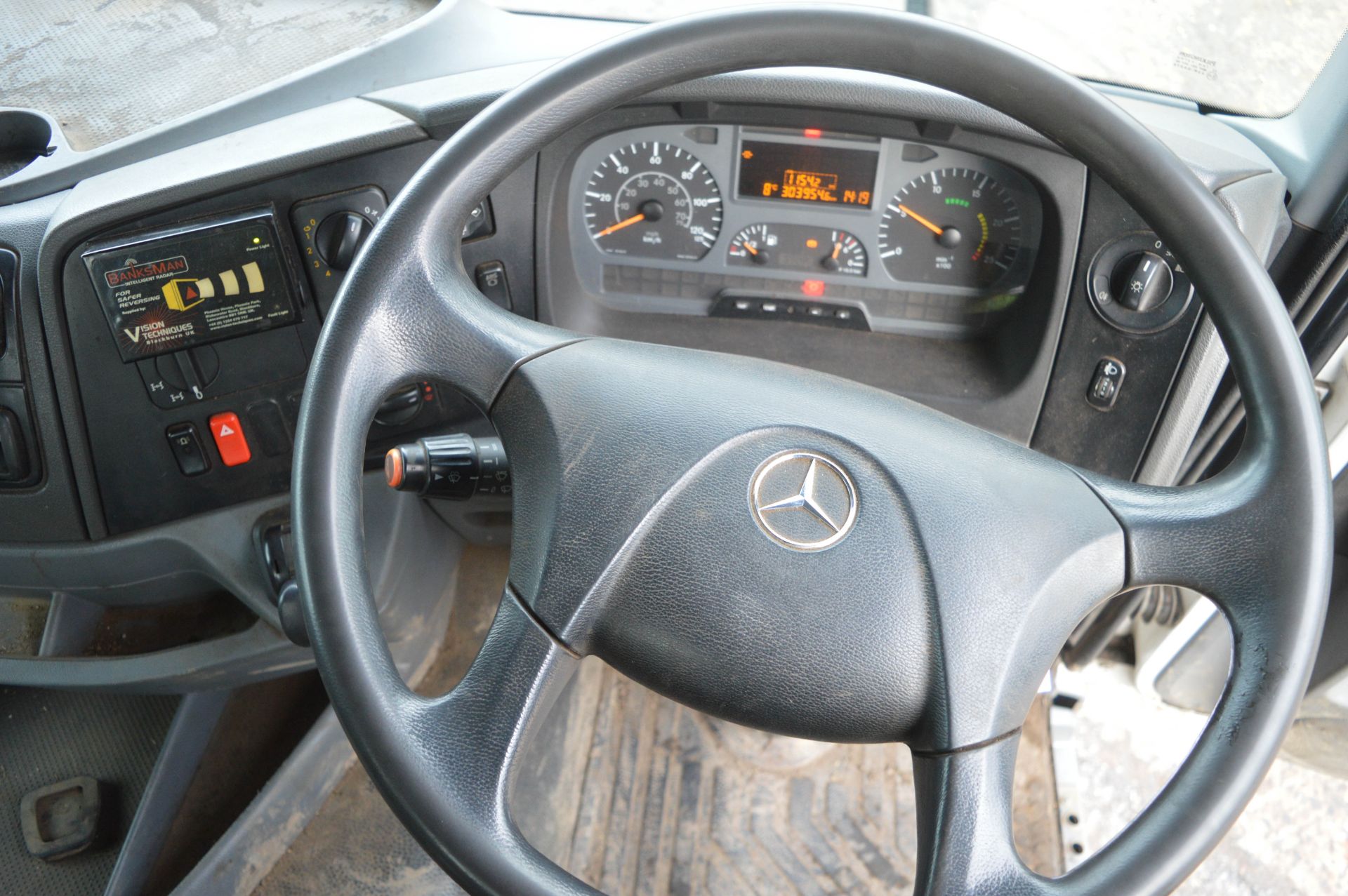 Mercedes-Benz Axor 3236 8x4 hook loader  Registration Number: SV09 UVC Date of registration: 01/06/ - Image 13 of 17