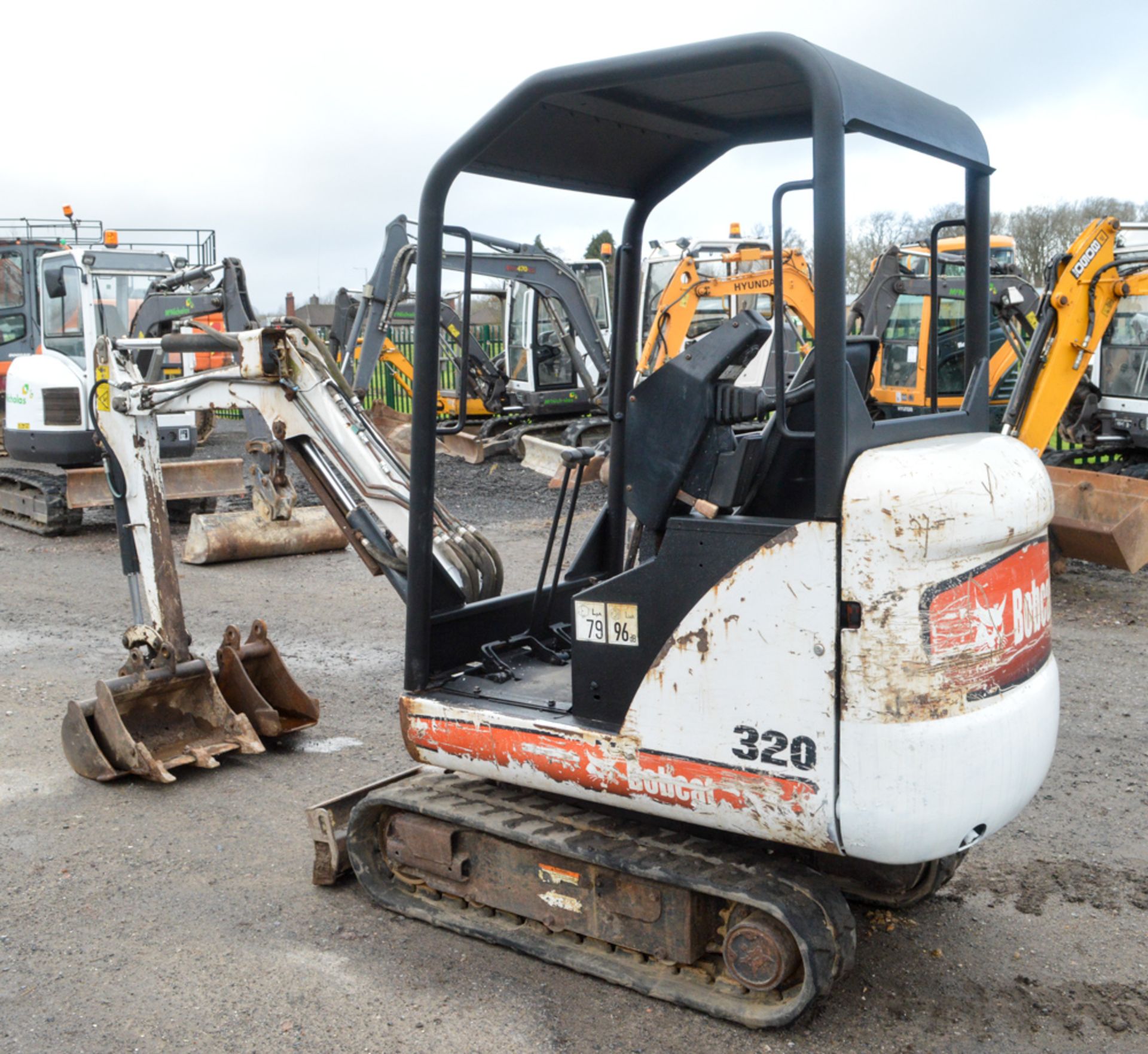 Bobcat 320 1.5 tonne rubber tracked mini excavator Year: S/N: Recorded Hours: 2324 blade & 3 - Image 2 of 11