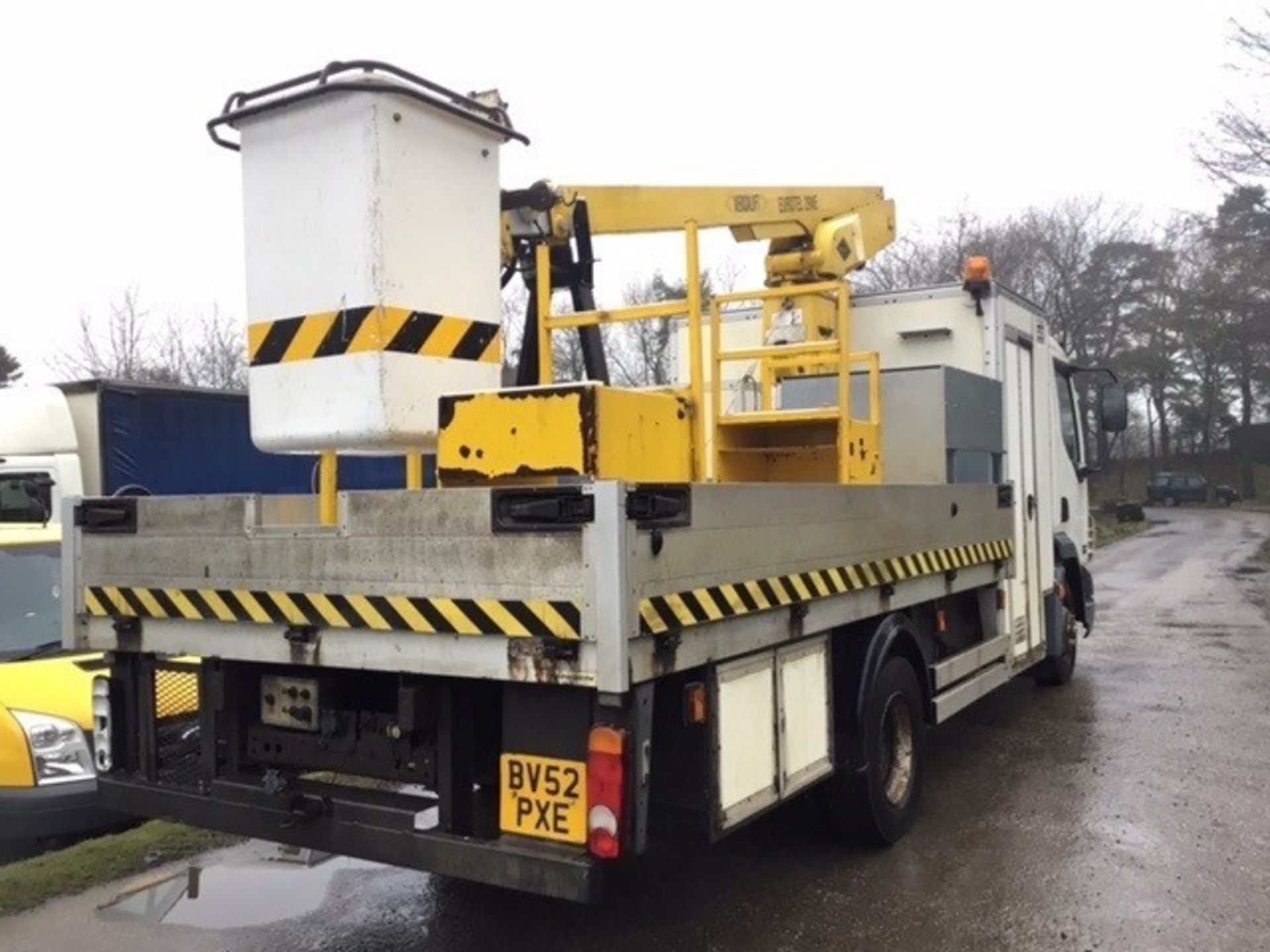 DAF LF 45.150 7.5 tonne MEWP lorry Registration Number: BV52 PXE Date of Registration: 17/01/2003 - Image 4 of 16