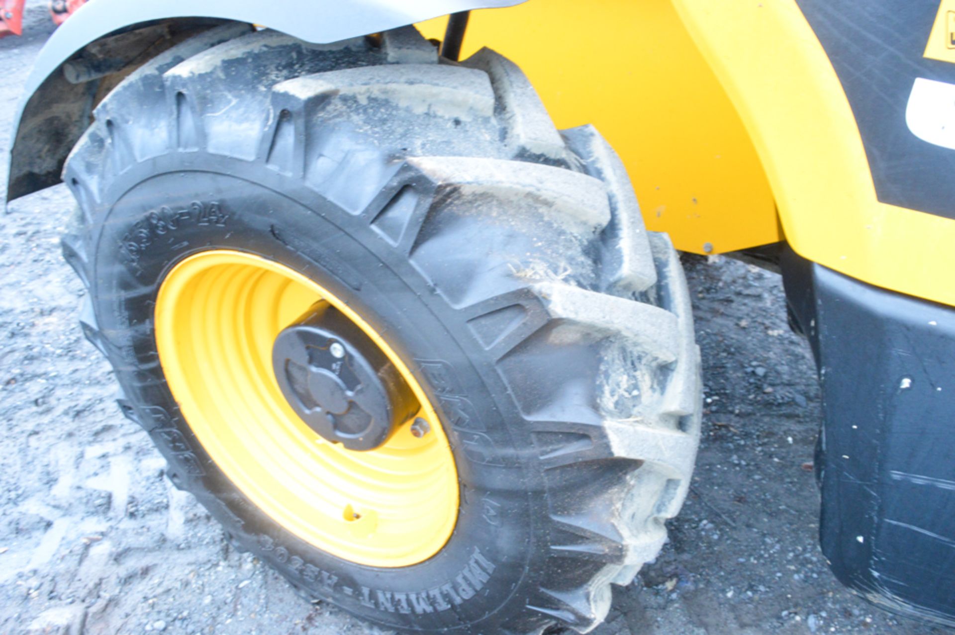 JCB 533-105 T4i 10.5 metre telescopic handler Year: 2013 S/N: 2176924 Recorded Hours: 2352 c/w turbo - Image 9 of 13