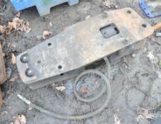 Hydraulic breaker to suit 3 tonne machine B100