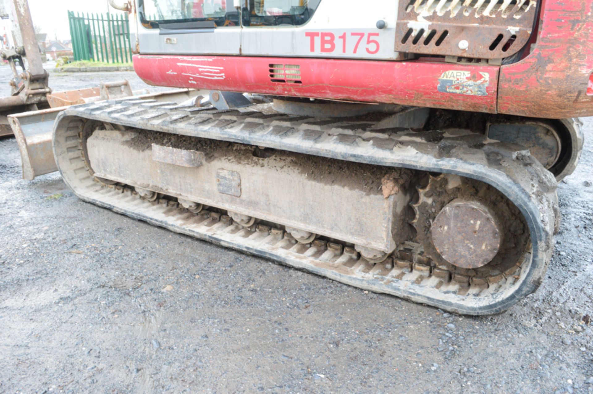 Takeuchi TB175 7.5 tonne rubber tracked excavator Year: 2007 S/N: 17516303 Recorded Hours: 7210 - Image 8 of 11