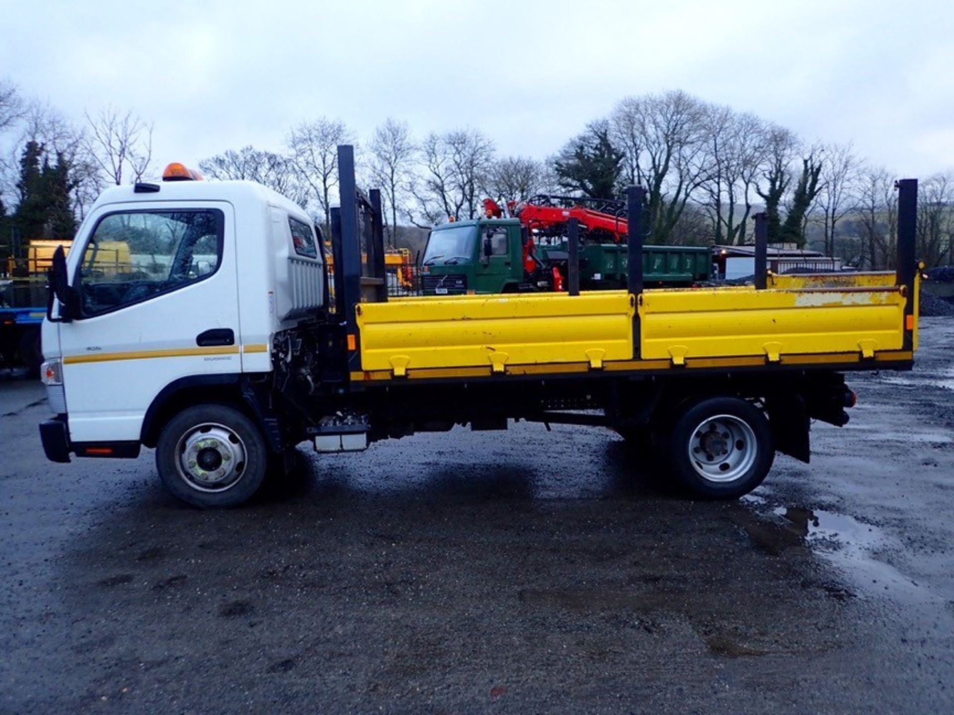 Mitsubishi Canter Fuso  7C15 34 7.5 tonne tipper lorry Registration Number: CN13 NRF Date of - Image 6 of 11