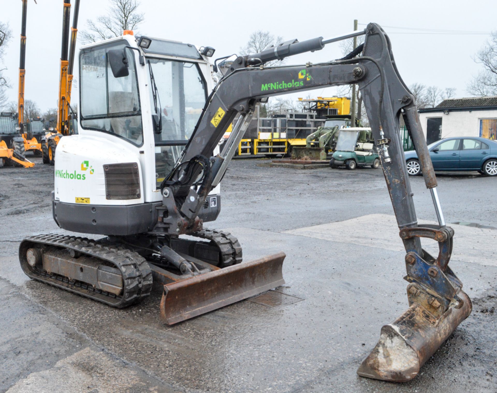 Volvo ECR28 2.8 tonne rubber tracked excavator Year: 2008 S/N: 11411 Recorded Hours: 3457 blade, - Image 4 of 11