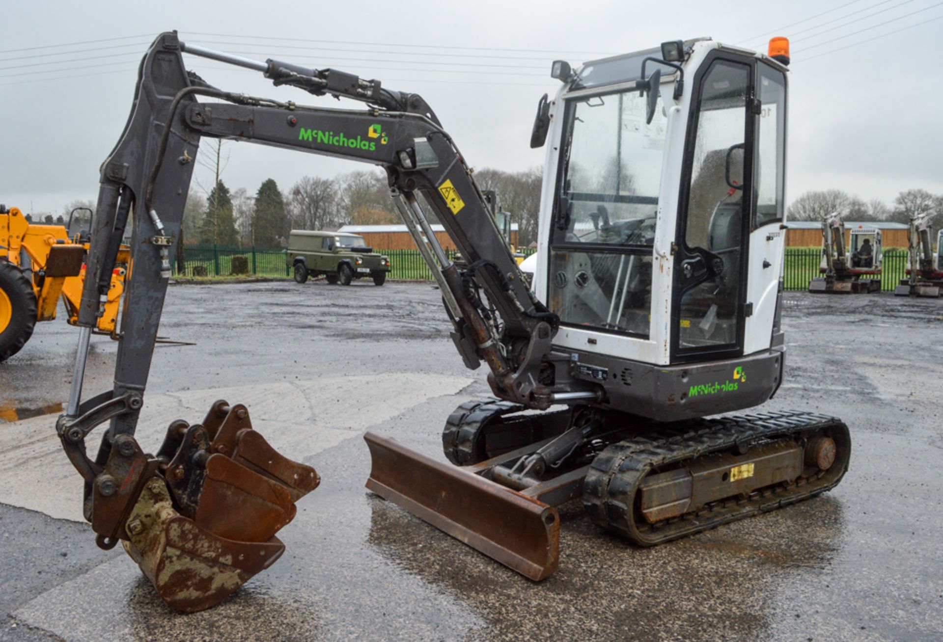 Volvo ECR28 2.8 tonne rubber tracked excavator Year: 2008 S/N: 11412 Recorded Hours: 2817 blade,