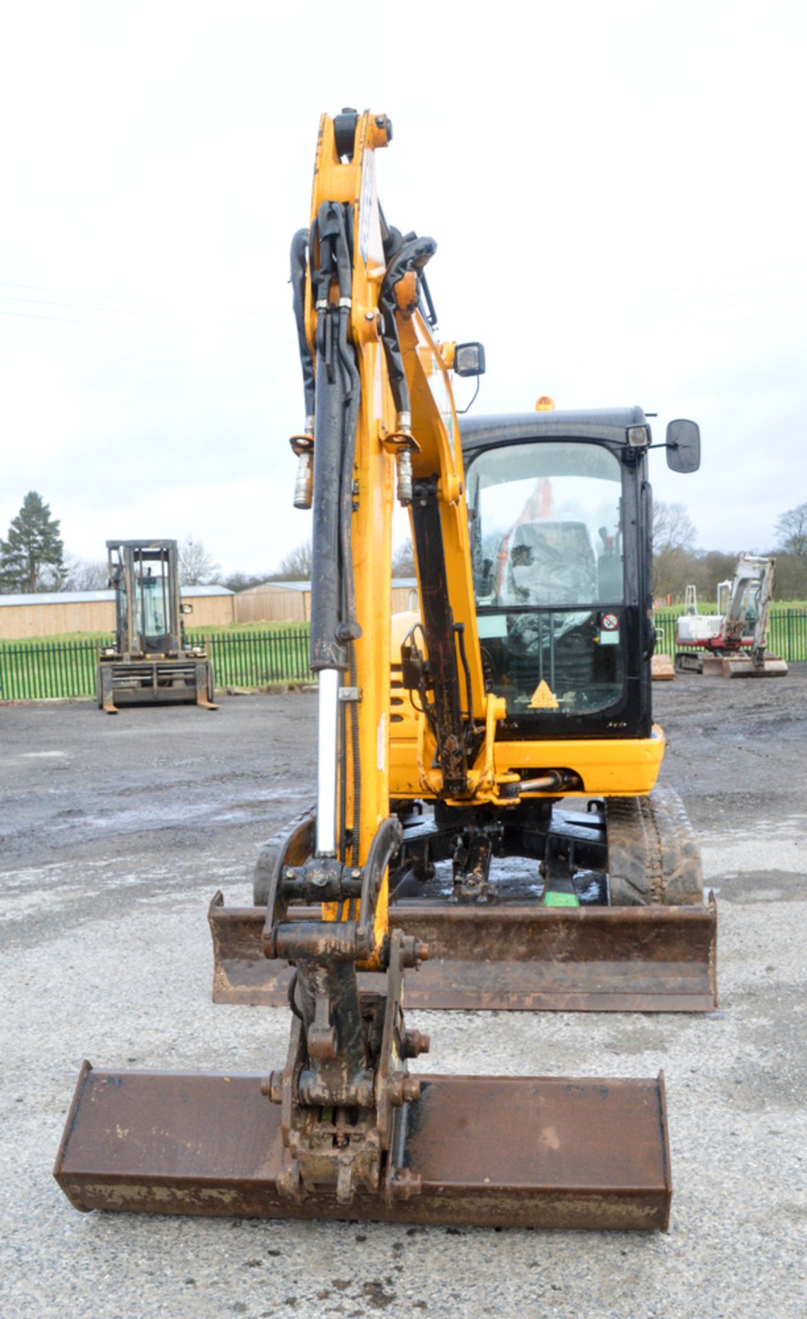 JCB 8050 RTS 5 tonne rubber tracked excavator Year: 2012 S/N: 174175 Recorded Hours: 2402 blade, - Image 5 of 11