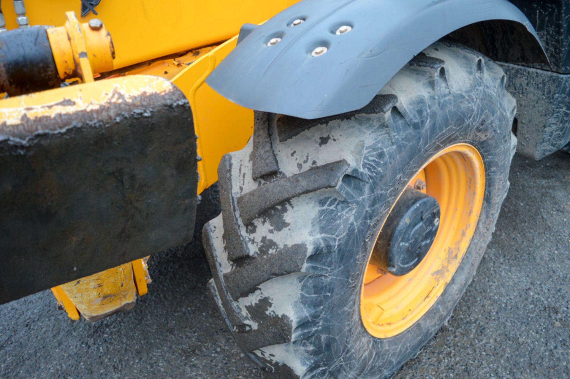 JCB 535-140 Hi-Viz T4i 14 metre telescopic handler Year: 2013 S/N: 2179829 Recorded Hours: 5050 c/ - Image 8 of 13