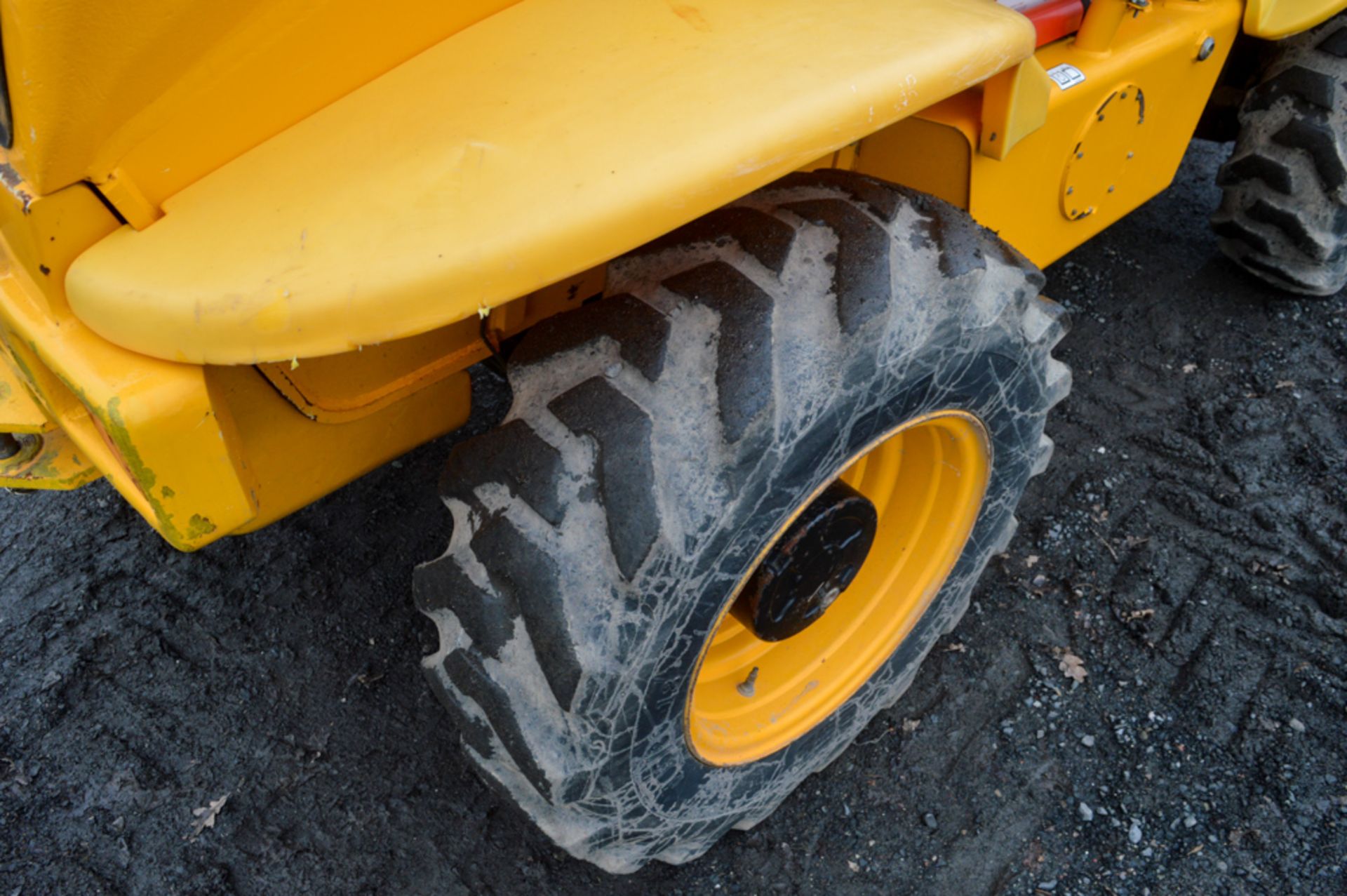 JCB 520-50 5 metre telescopic handler Year: 2014 S/N: 1462668 Recorded Hours: 1594 c/w air - Image 7 of 13