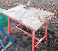 Collapsible work bench c/w pipe vice & engineers vice