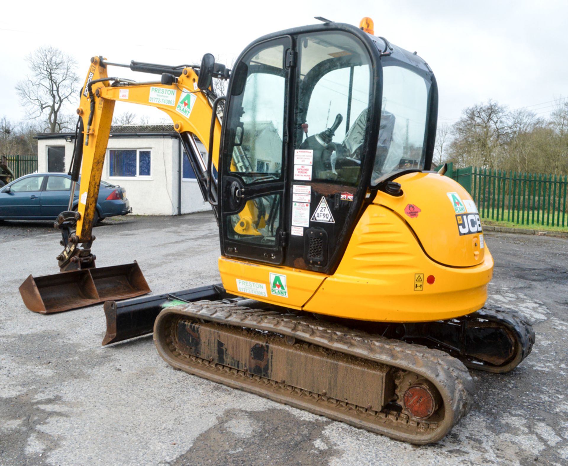 JCB 8050 RTS 5 tonne rubber tracked excavator Year: 2012 S/N: 174175 Recorded Hours: 2402 blade, - Image 2 of 11