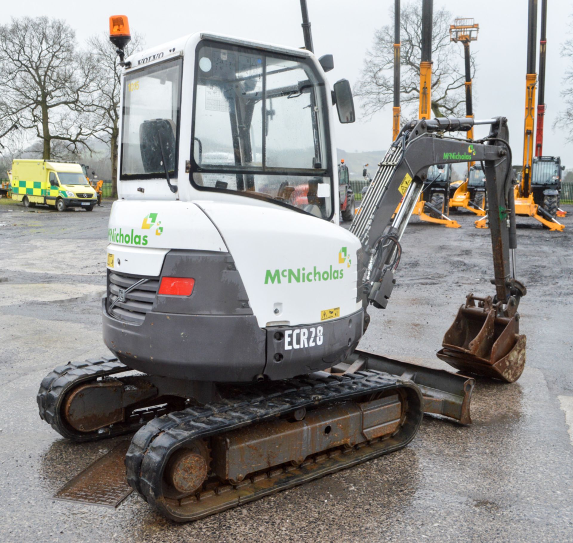 Volvo ECR28 2.8 tonne rubber tracked excavator Year: 2008 S/N: 11412 Recorded Hours: 2817 blade, - Image 3 of 11