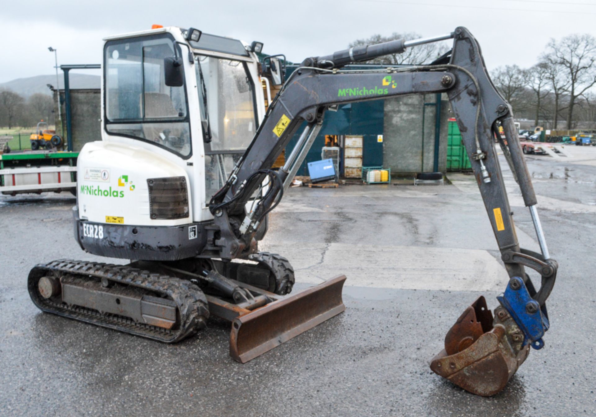 Volvo ECR28 2.8 tonne rubber tracked excavator Year: 2008 S/N: 111413 Recorded Hours: 1741 blade, - Image 4 of 11