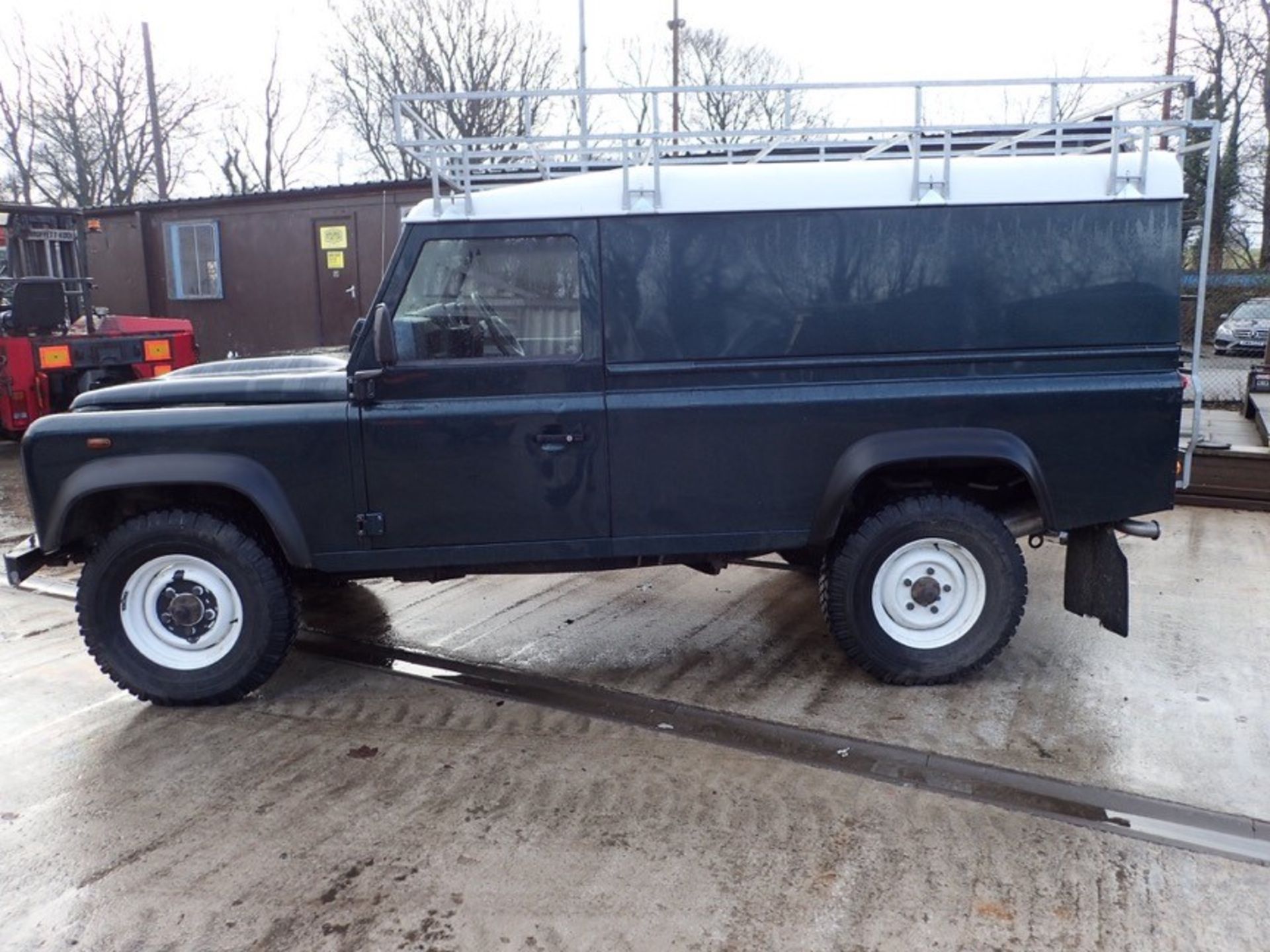 Land Rover 110 Defender TD 4WD utility vehicle Registration Number: VE12 XGV Date of Registration: - Image 6 of 11