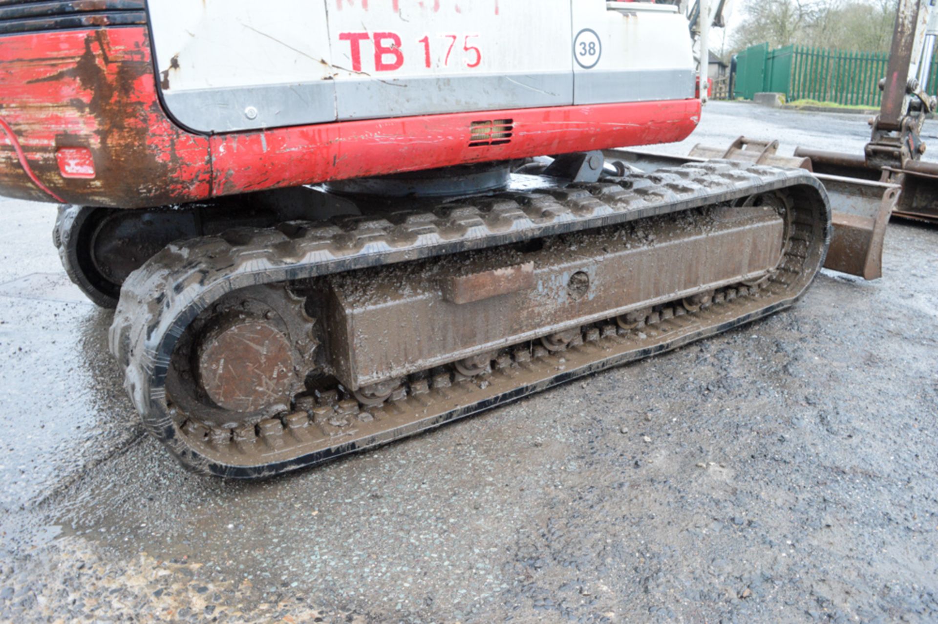 Takeuchi TB175 7.5 tonne rubber tracked excavator Year: 2007 S/N: 17517548 Recorded Hours: 7494 - Image 8 of 11