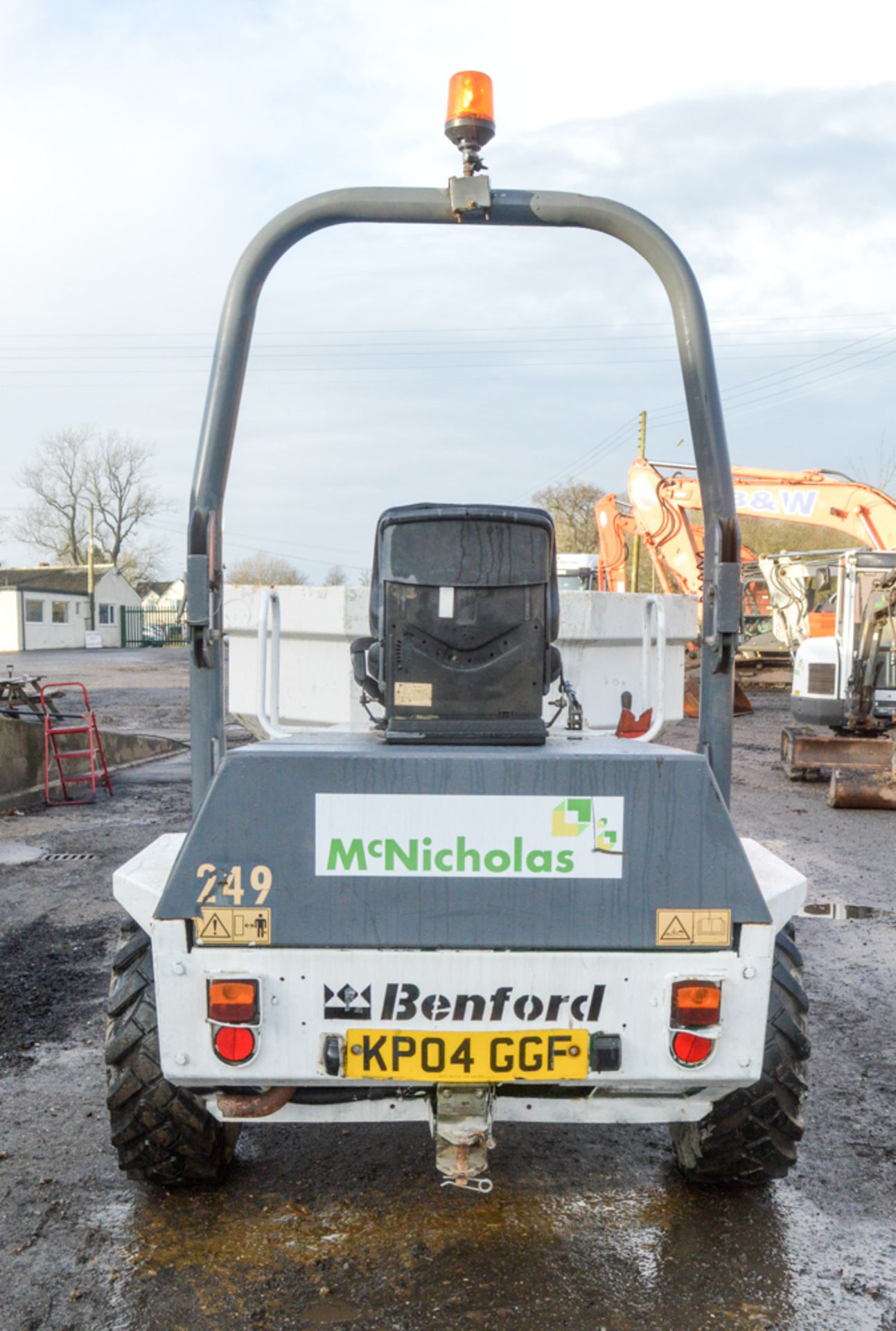 Benford Terex 3 tonne swivel skip dumper Year: 2004 S/N: E405AS141 Recorded Hours: 1376 KP04 GGF - Image 6 of 12