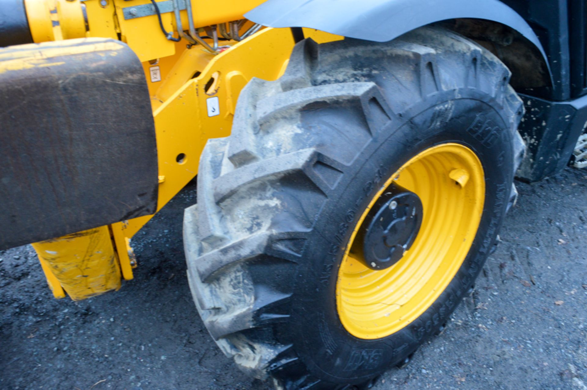 JCB 533-105 T4i 10.5 metre telescopic handler Year: 2013 S/N: 2176924 Recorded Hours: 2352 c/w turbo - Image 7 of 13