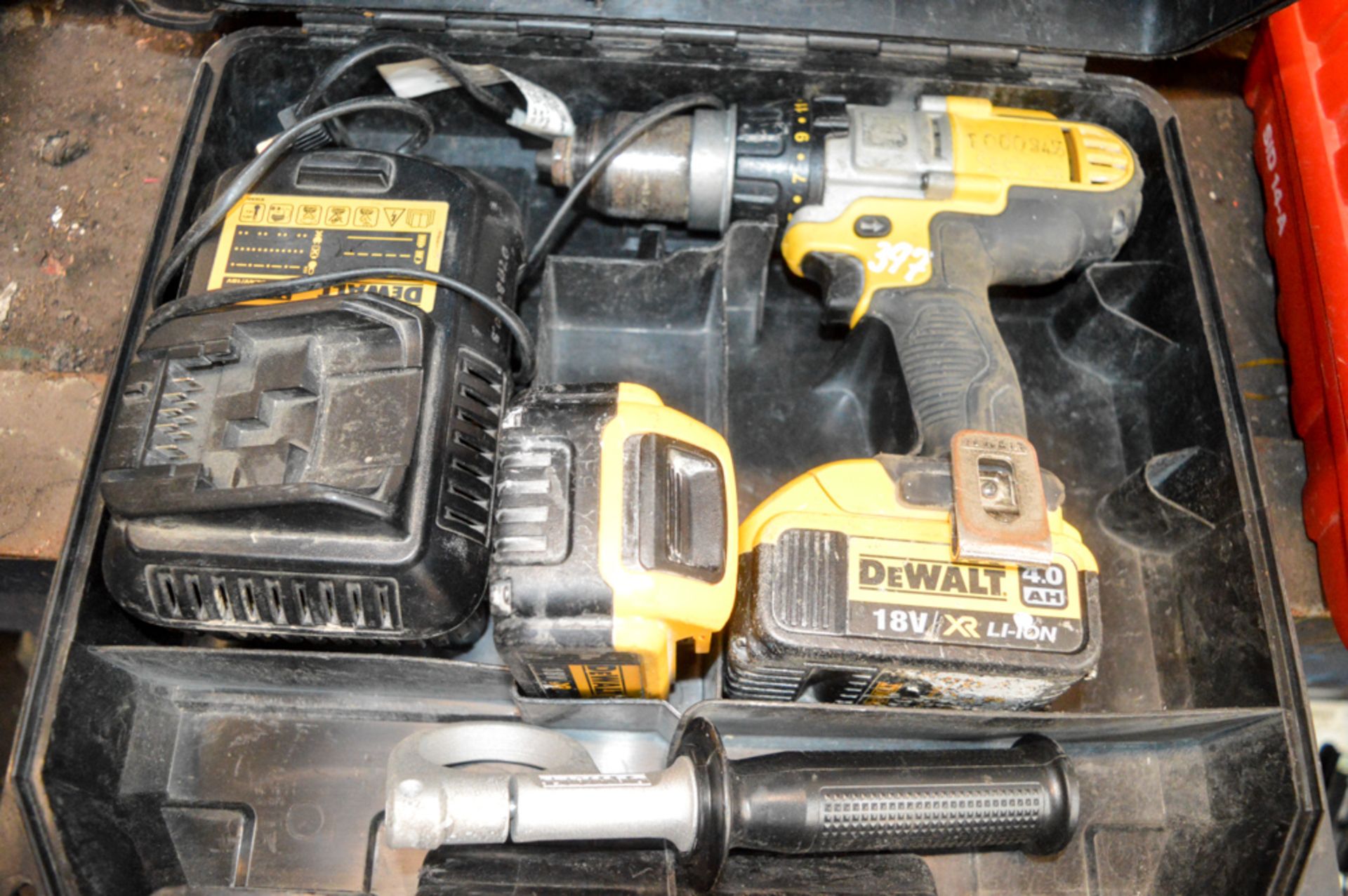 Dewalt 18v cordless power drill c/w 2 batteries, charger & carry case E0008455