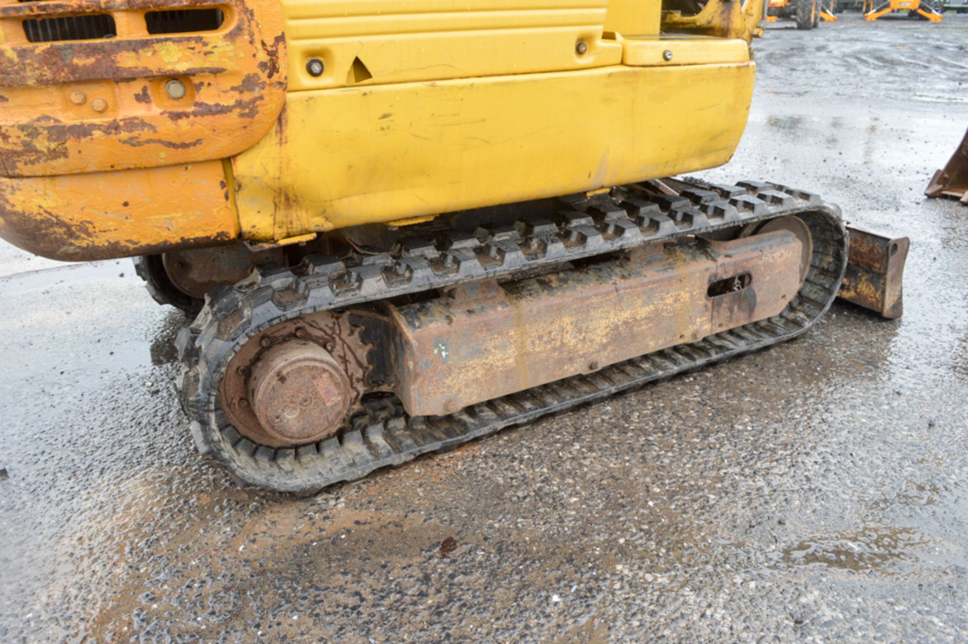 Komatsu PC20R 2.5 tonne rubber tracked mini excavator Year: 2004 S/N: 31719 Recorded Hours: 2941 - Image 8 of 11