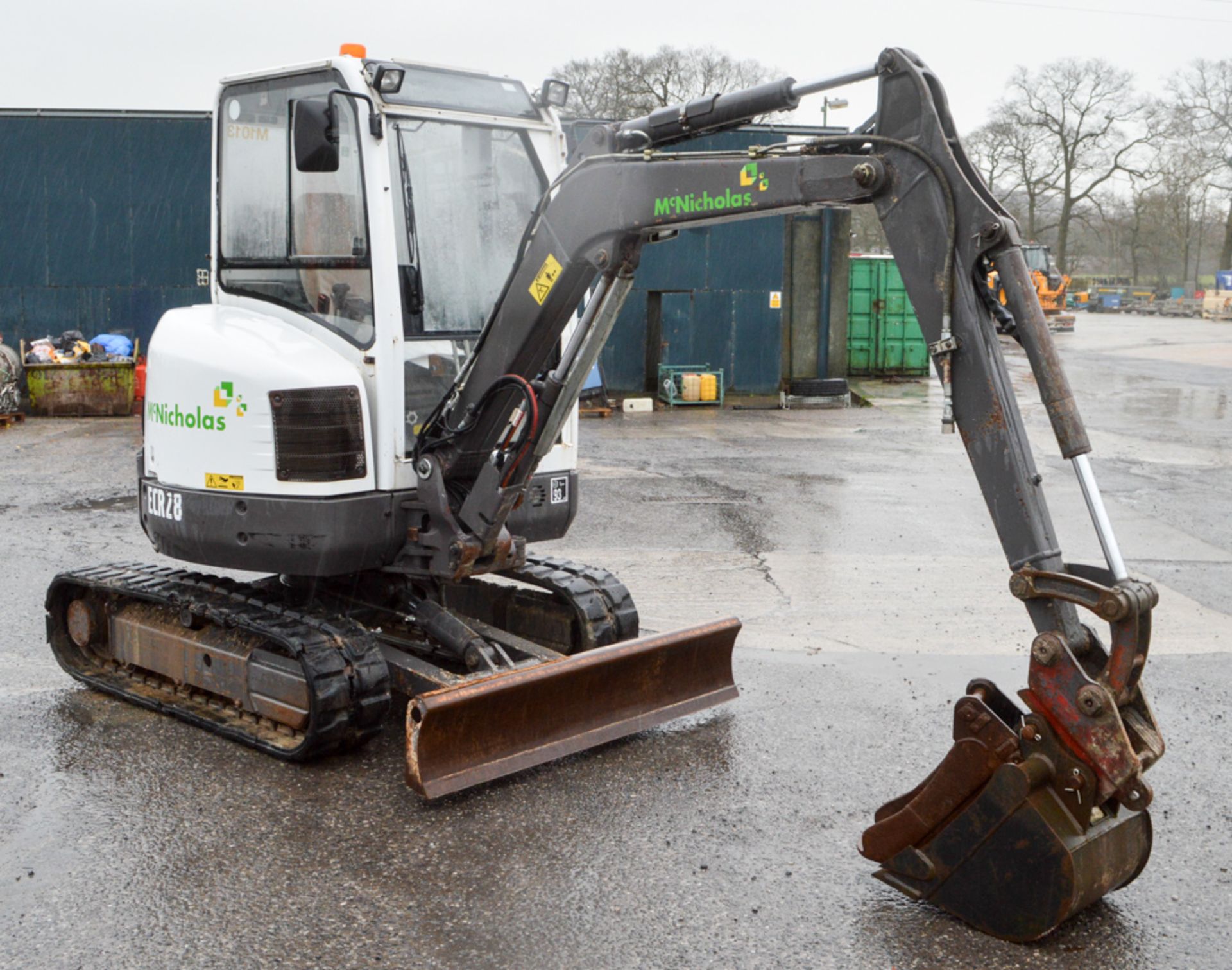 Volvo ECR28 2.8 tonne rubber tracked excavator Year: 2008 S/N: 111409 Recorded Hours: 2627 blade, - Image 4 of 11